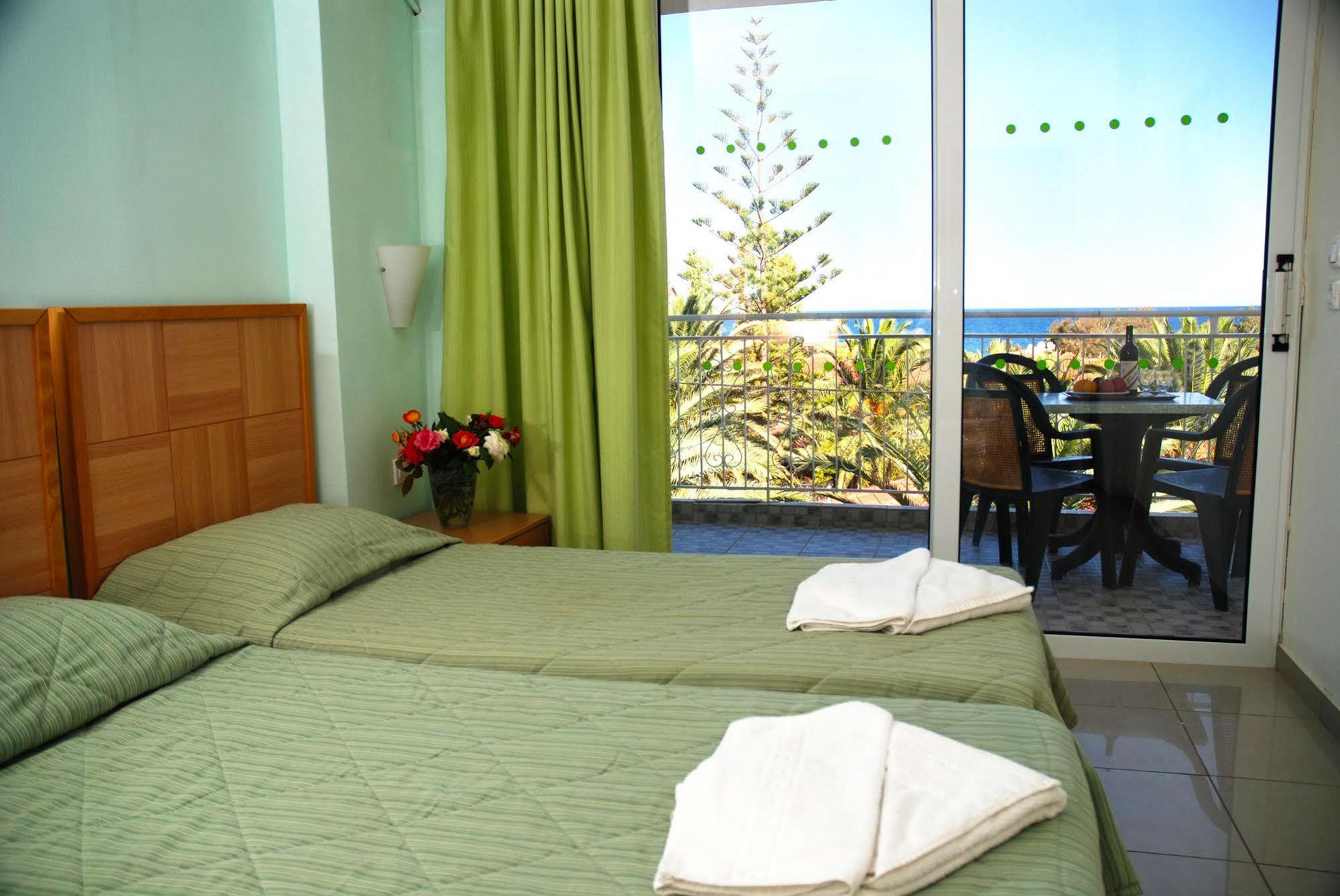 Commodore Hotel 3*