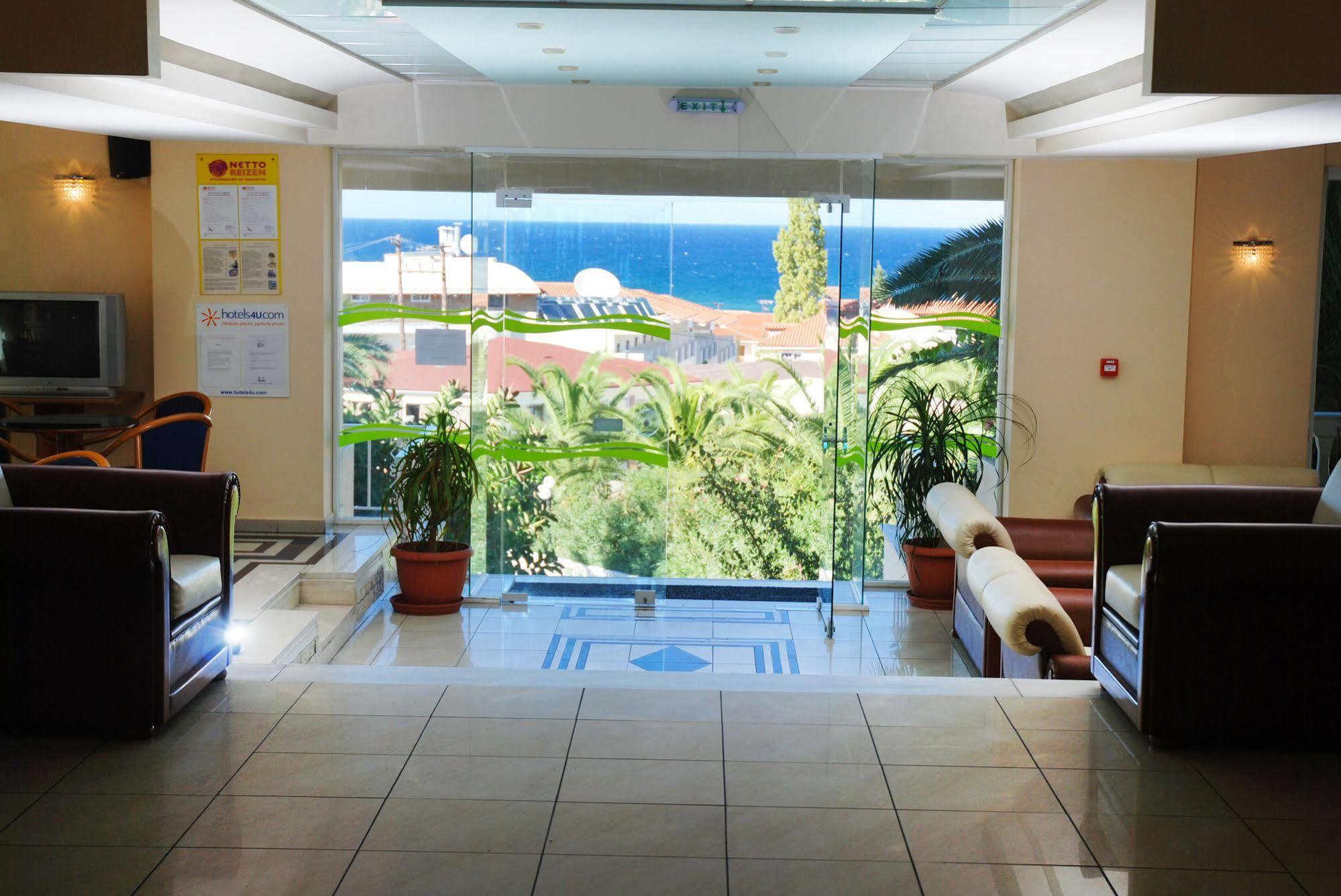 Hotel Commodore