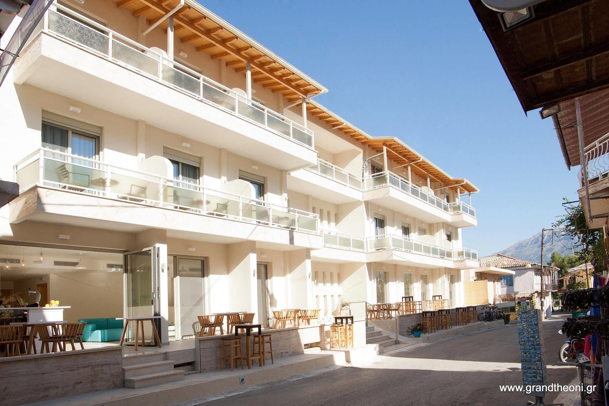Grand Theoni Boutique & 4*