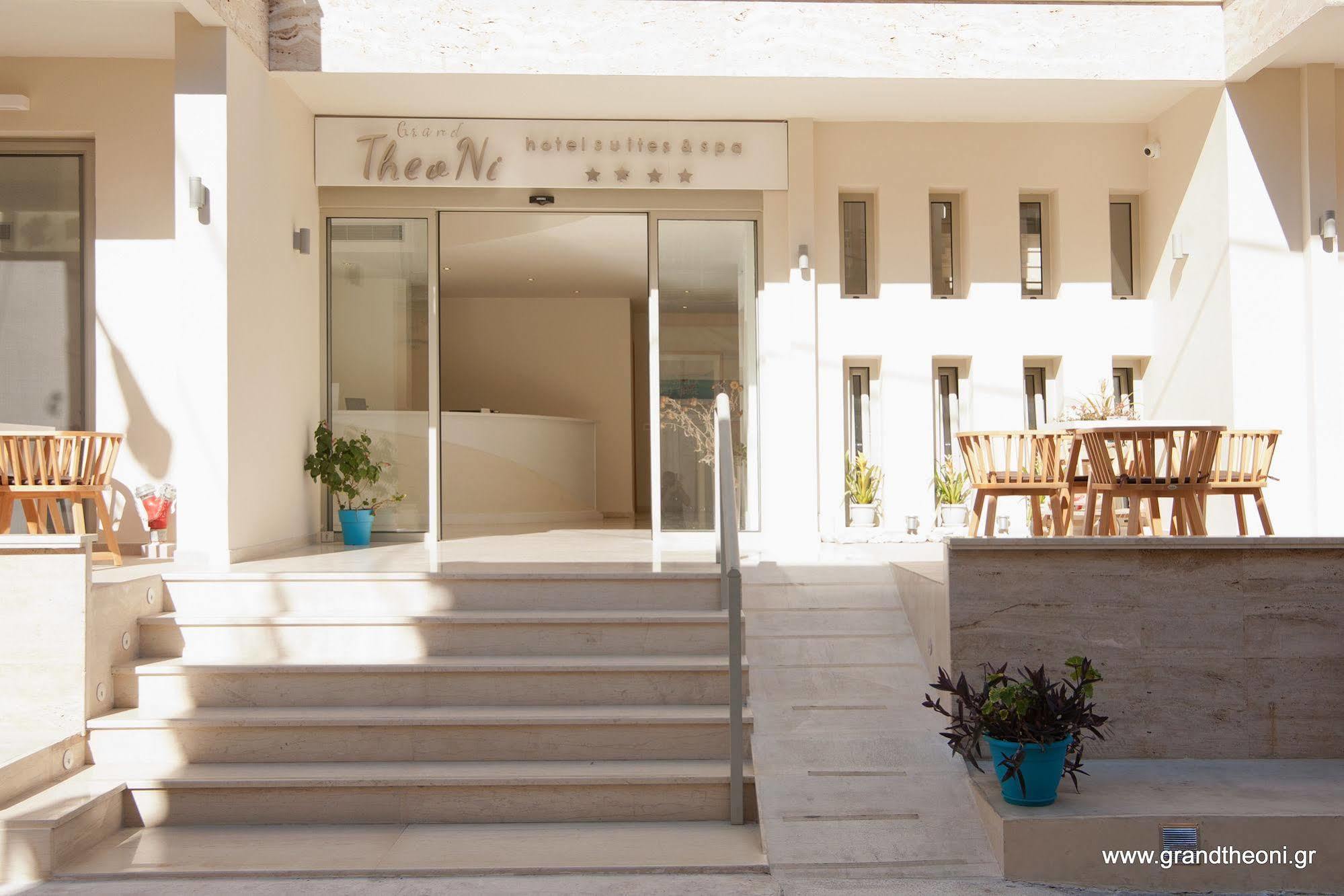Grand Theoni Boutique & 4*