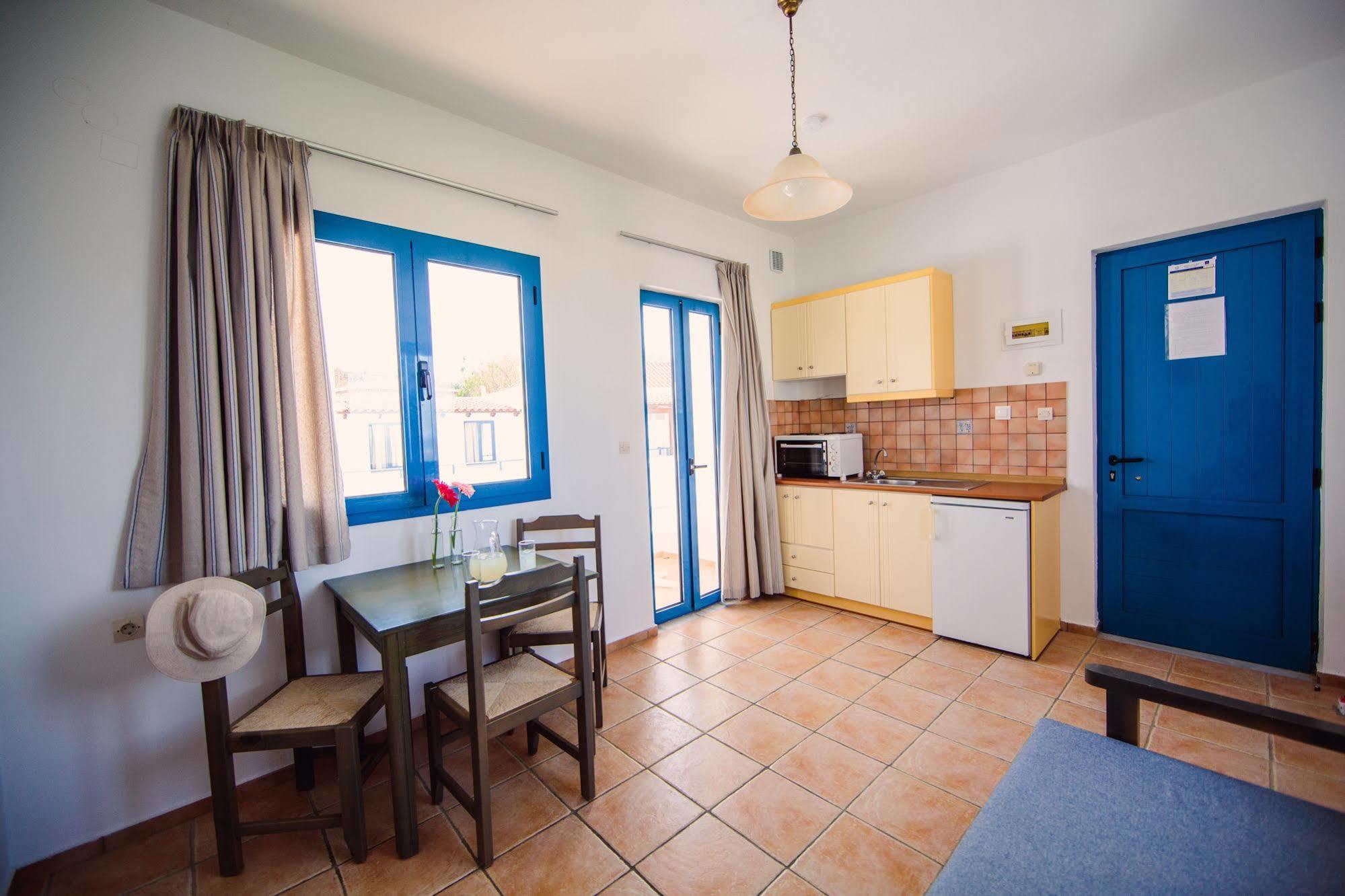 Iliana Apartment *