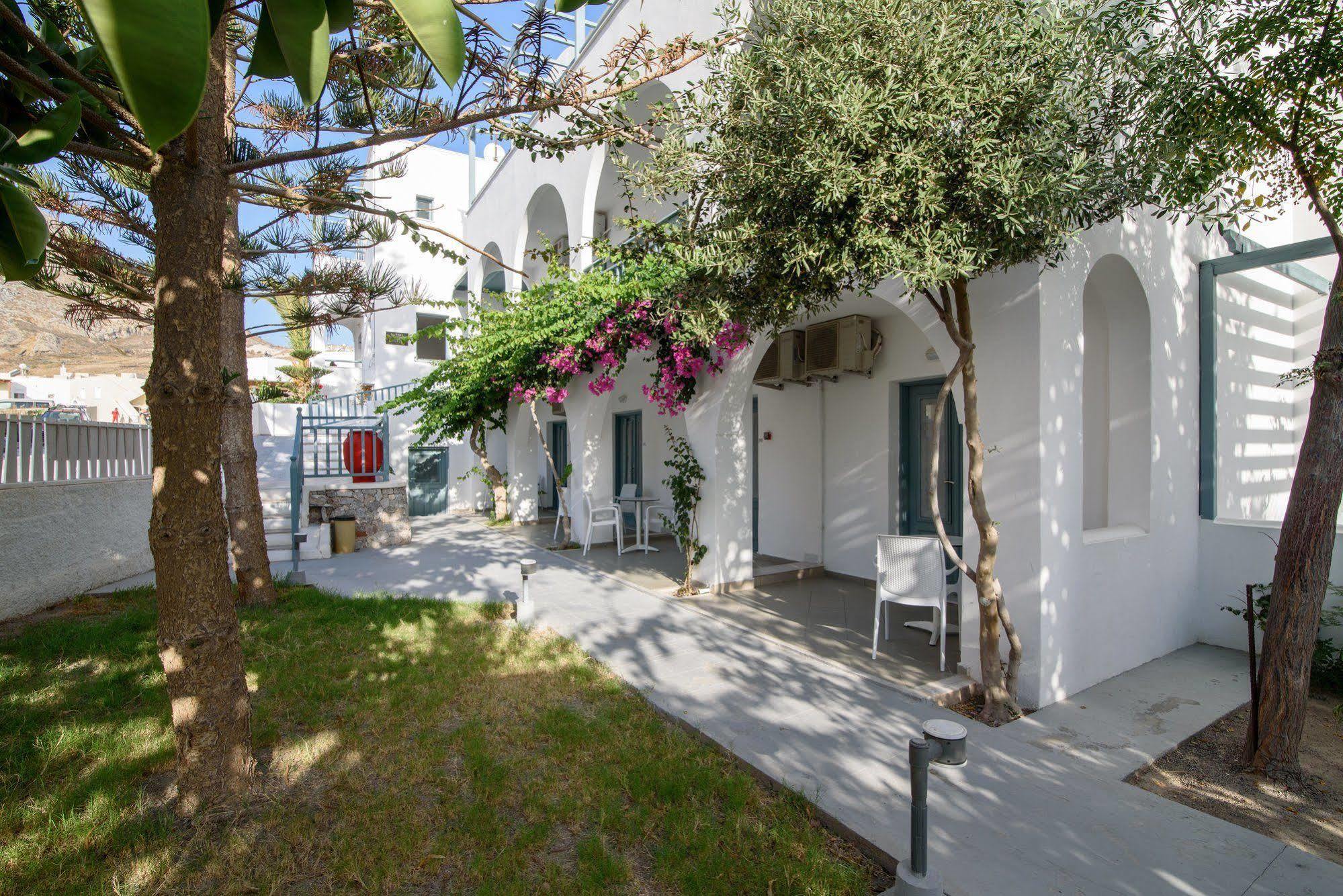 Iris Boutique 3* Kamari (Santorini)