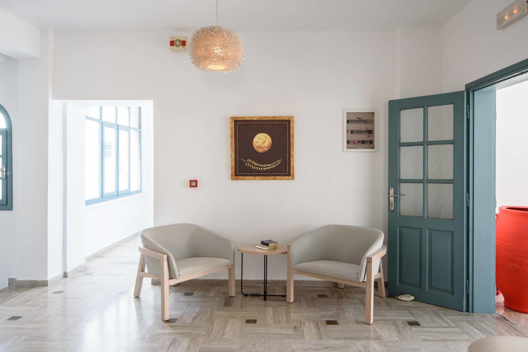 Iris Boutique Kamari (Santorini)