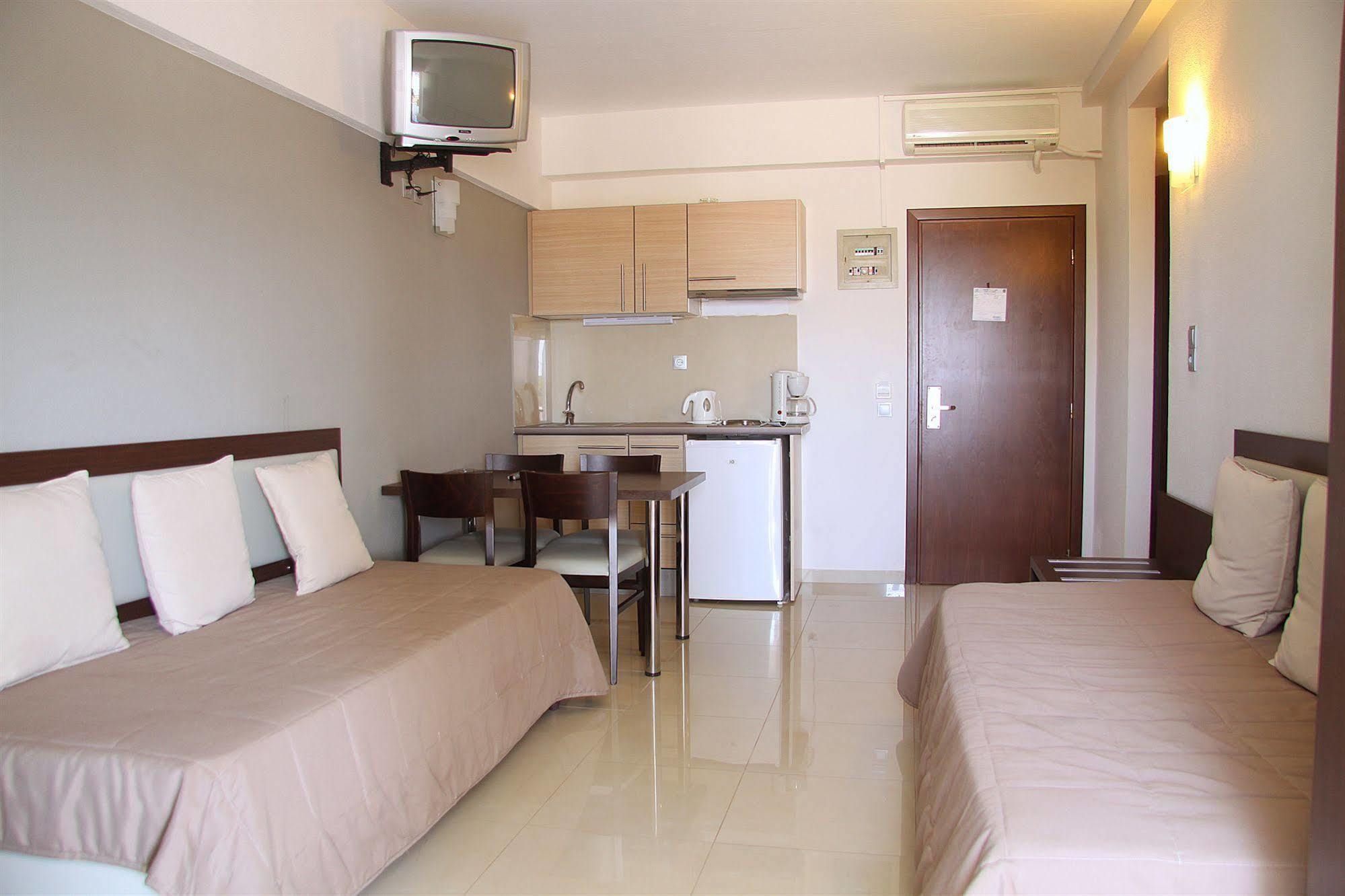 Aparthotel Agela &