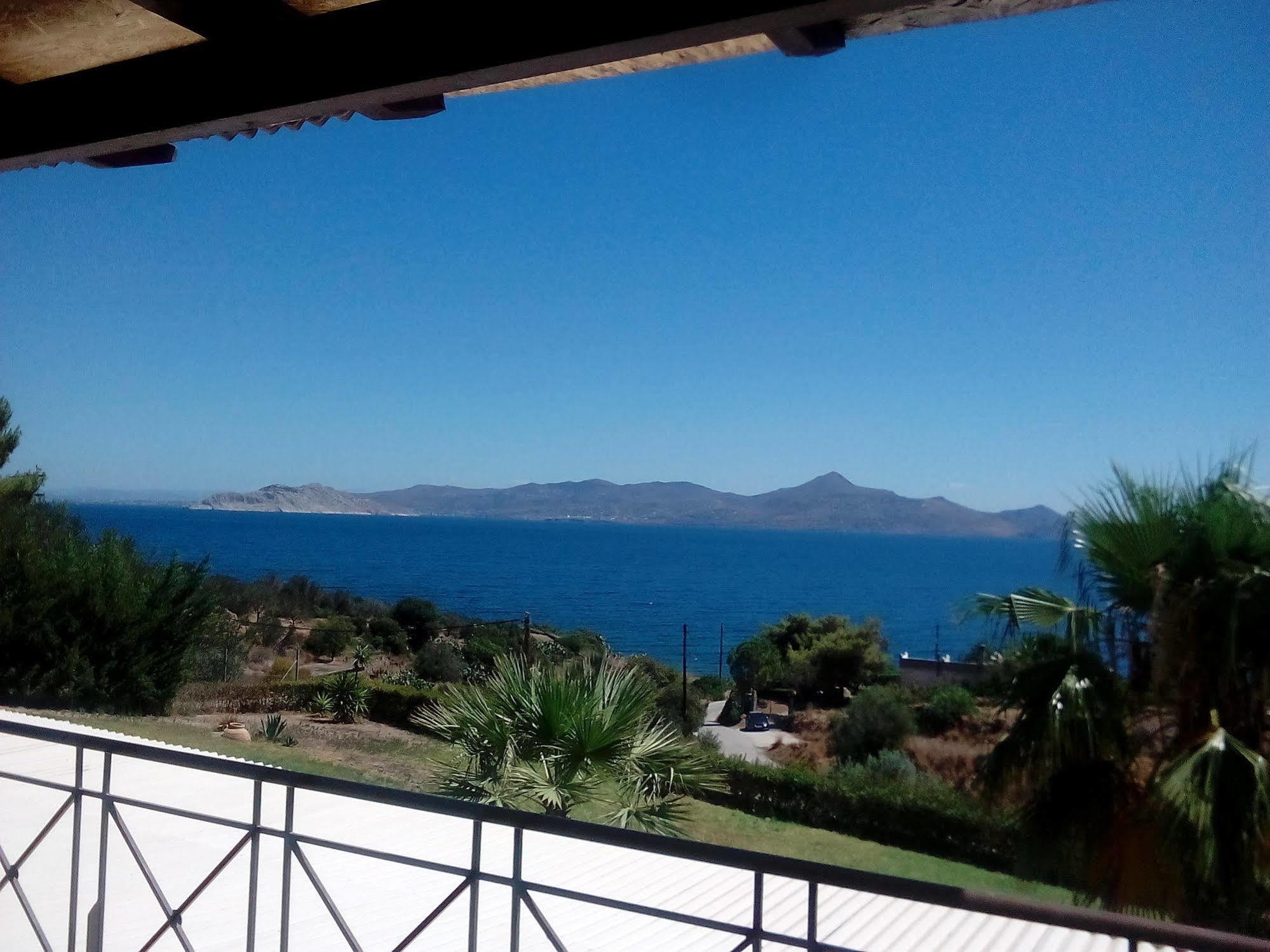 Cavo Petra Hotel