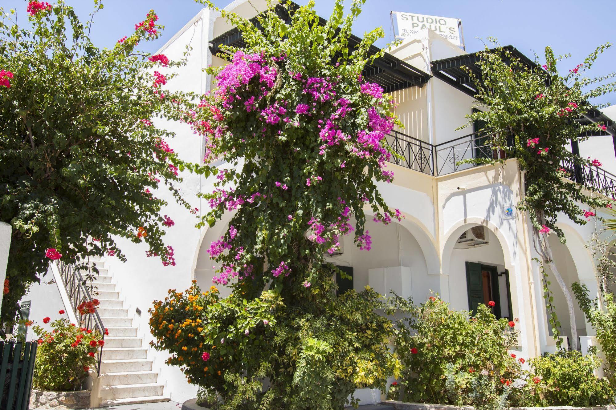 Paul's * Perissa (Santorini)