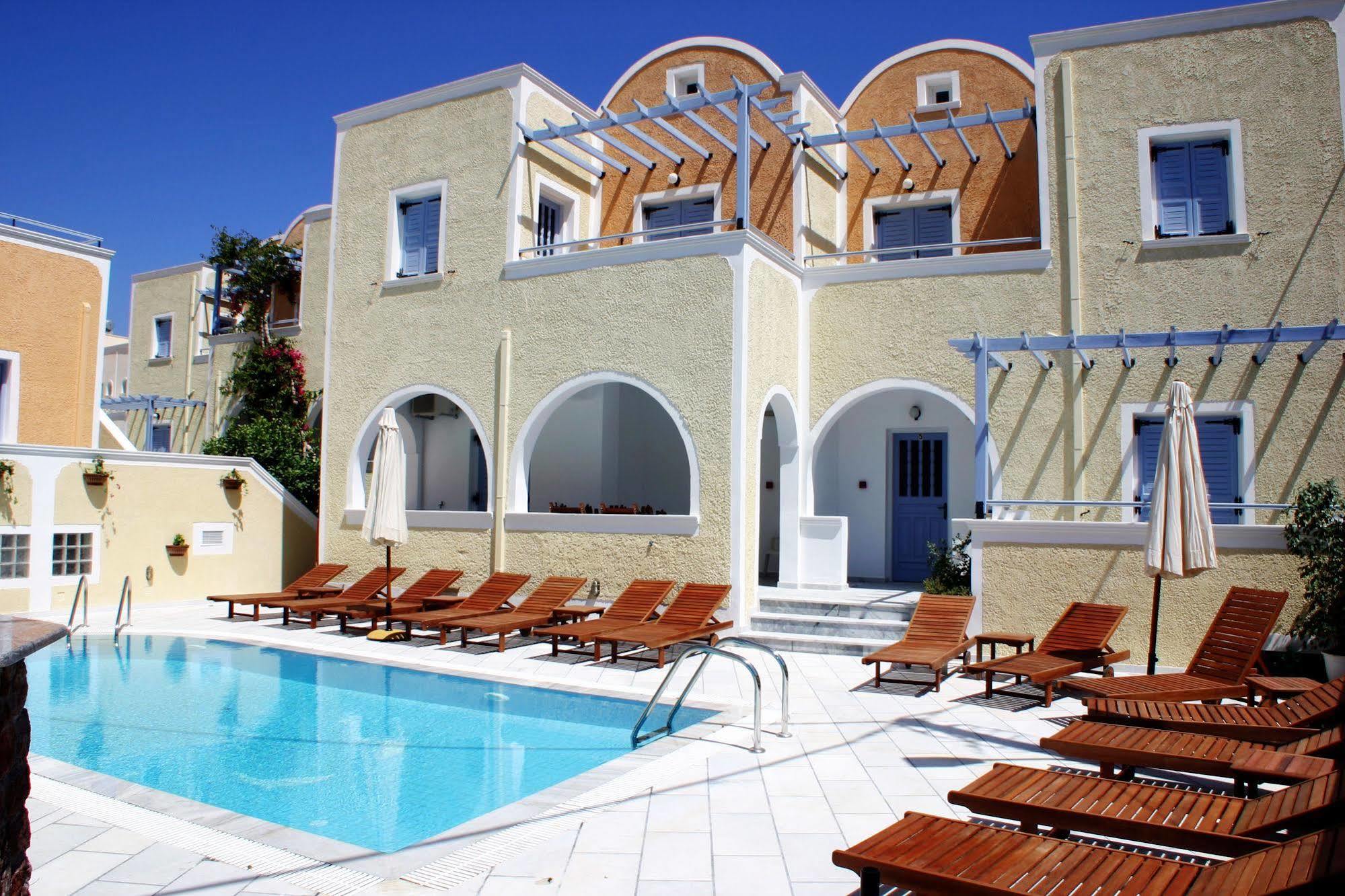 Sellada Aparthotel Kamari (Santorini)