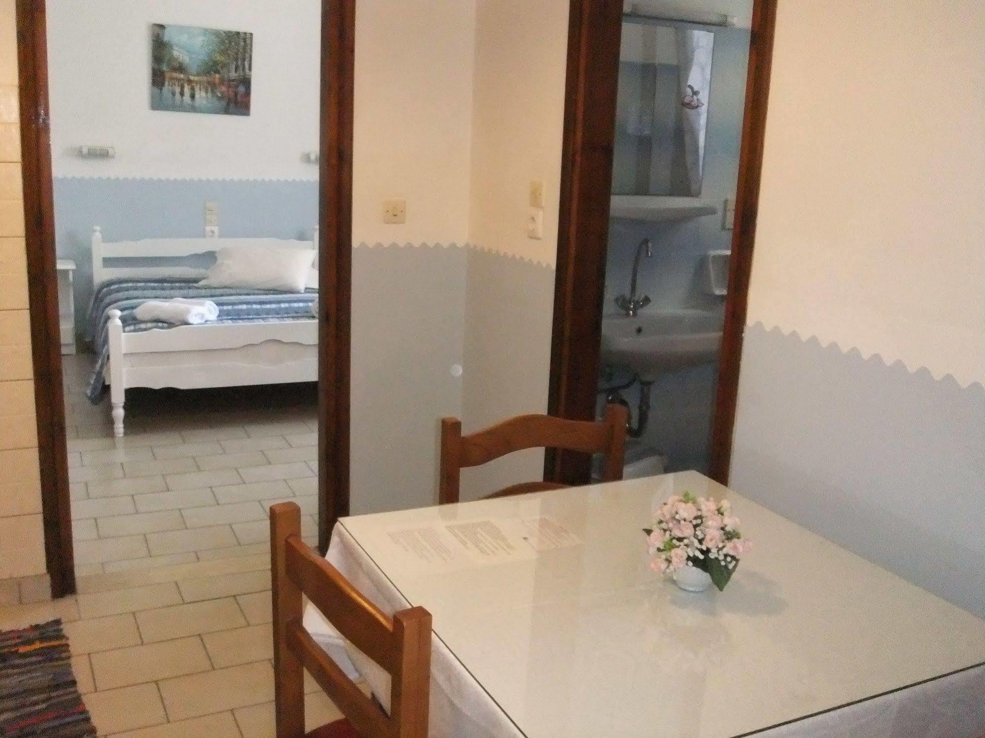 Byron Aparthotel 2*
