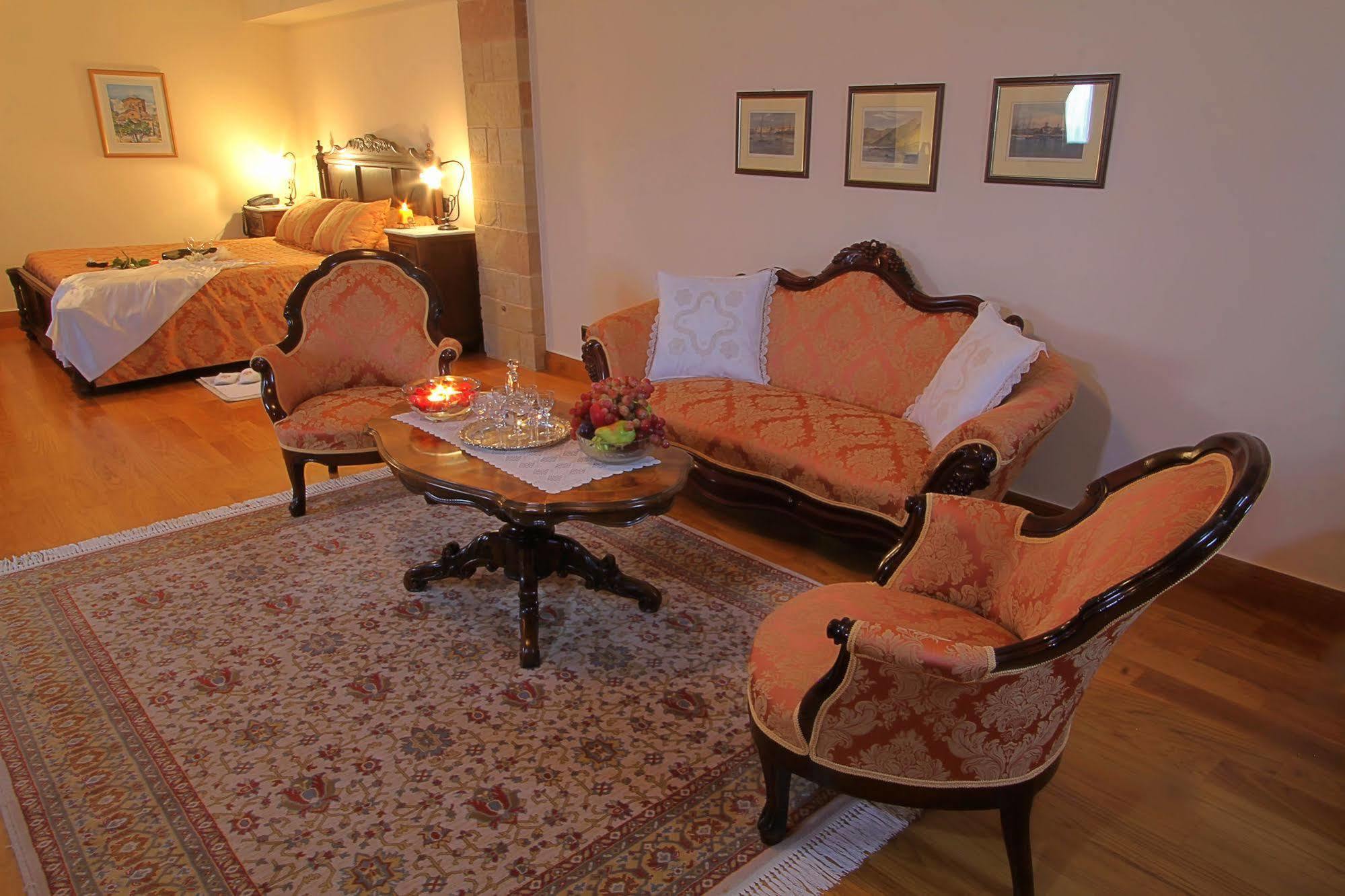 Argentikon Luxury Hotel Kampochora (Chios)