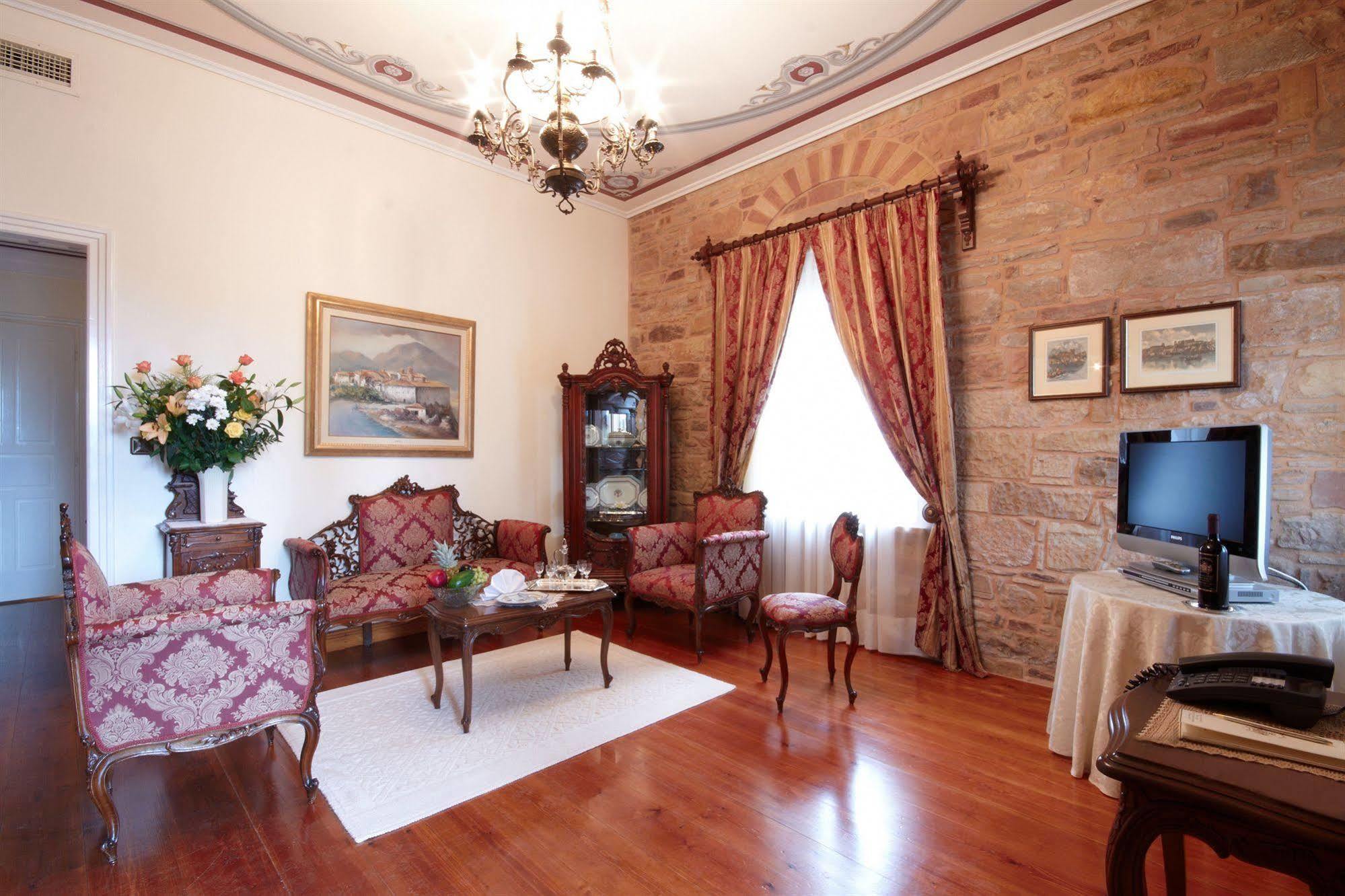 Argentikon Luxury Kampochora (Chios)