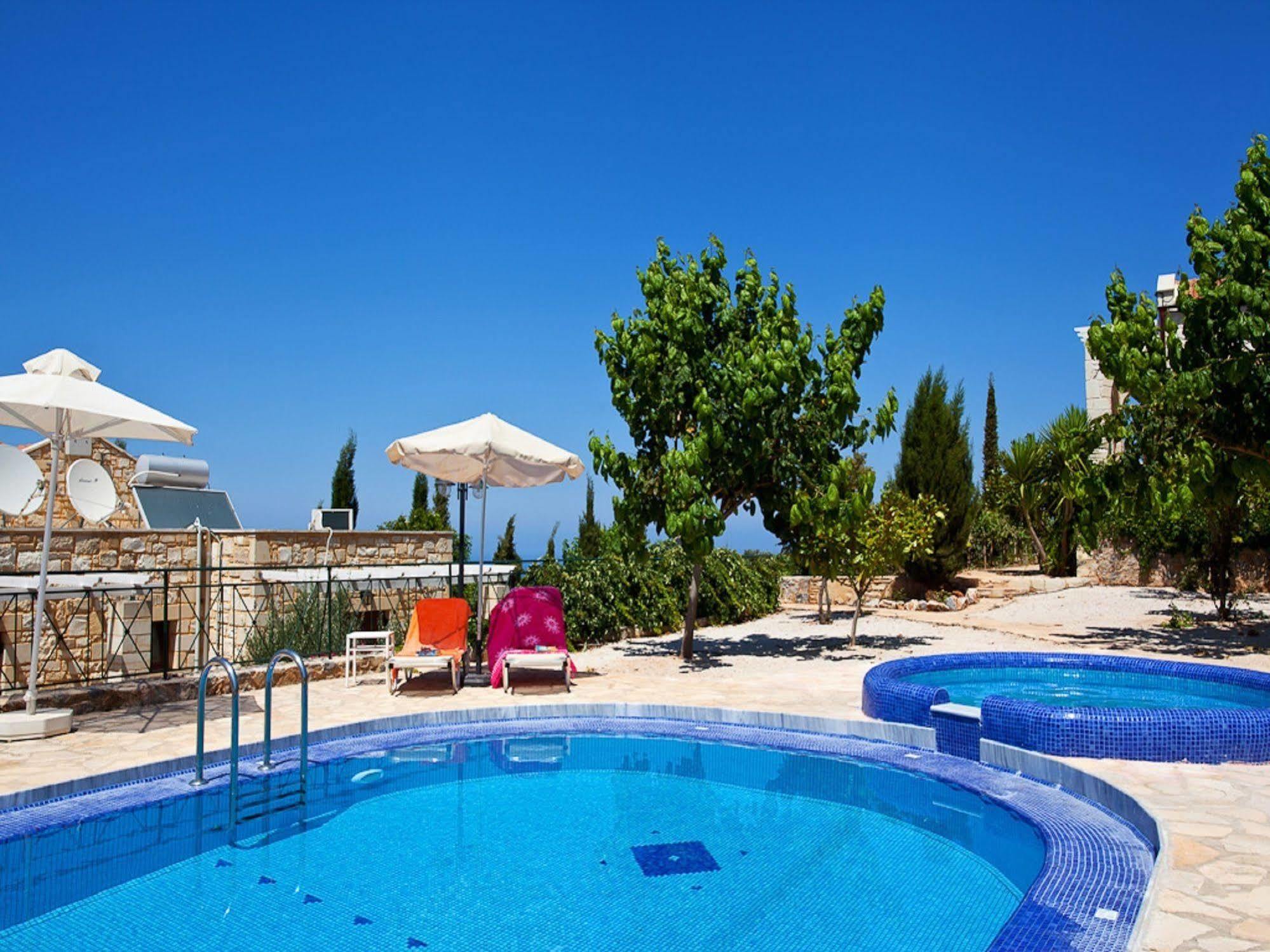 Villa Apollo - Saint George's Retreat Village *