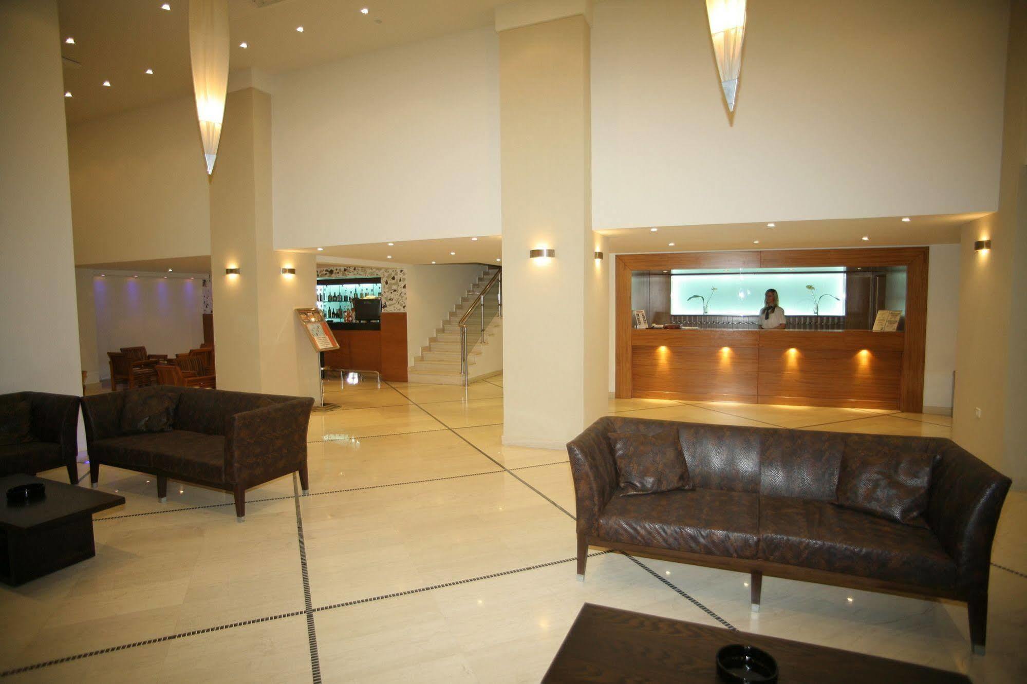Mitsis La Hotel 4*