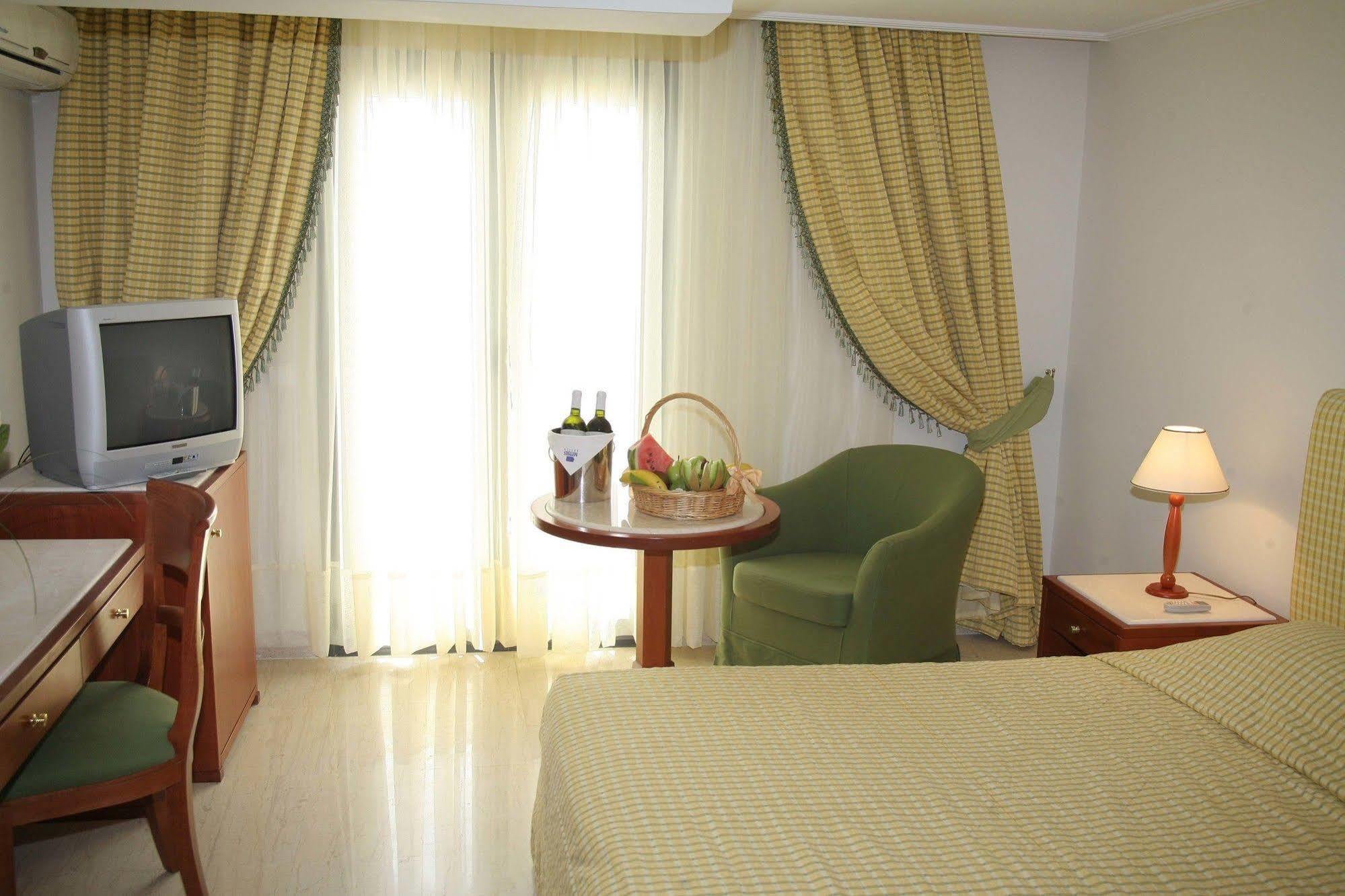 Hotel Mitsis La