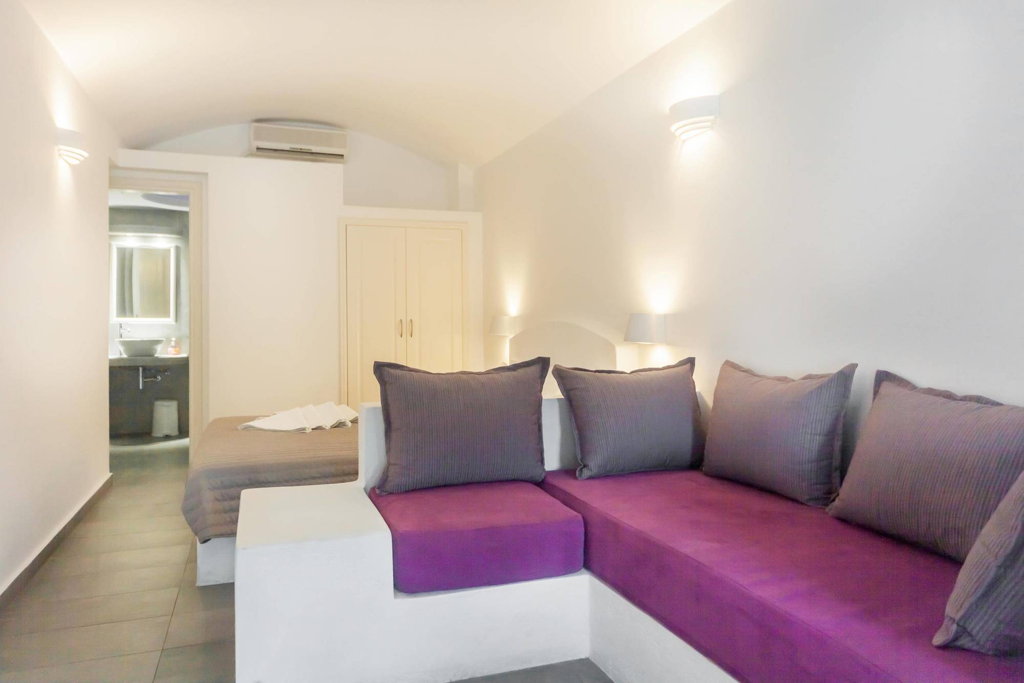 Arion Bay Santorini Hotel