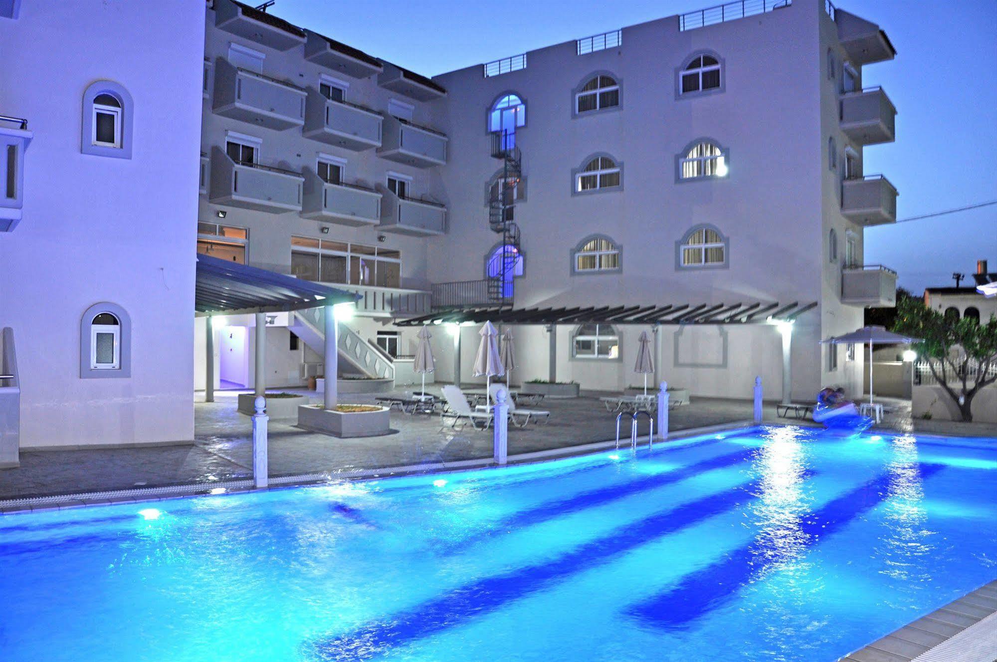 Daniel Luxury Aparthotel 4*