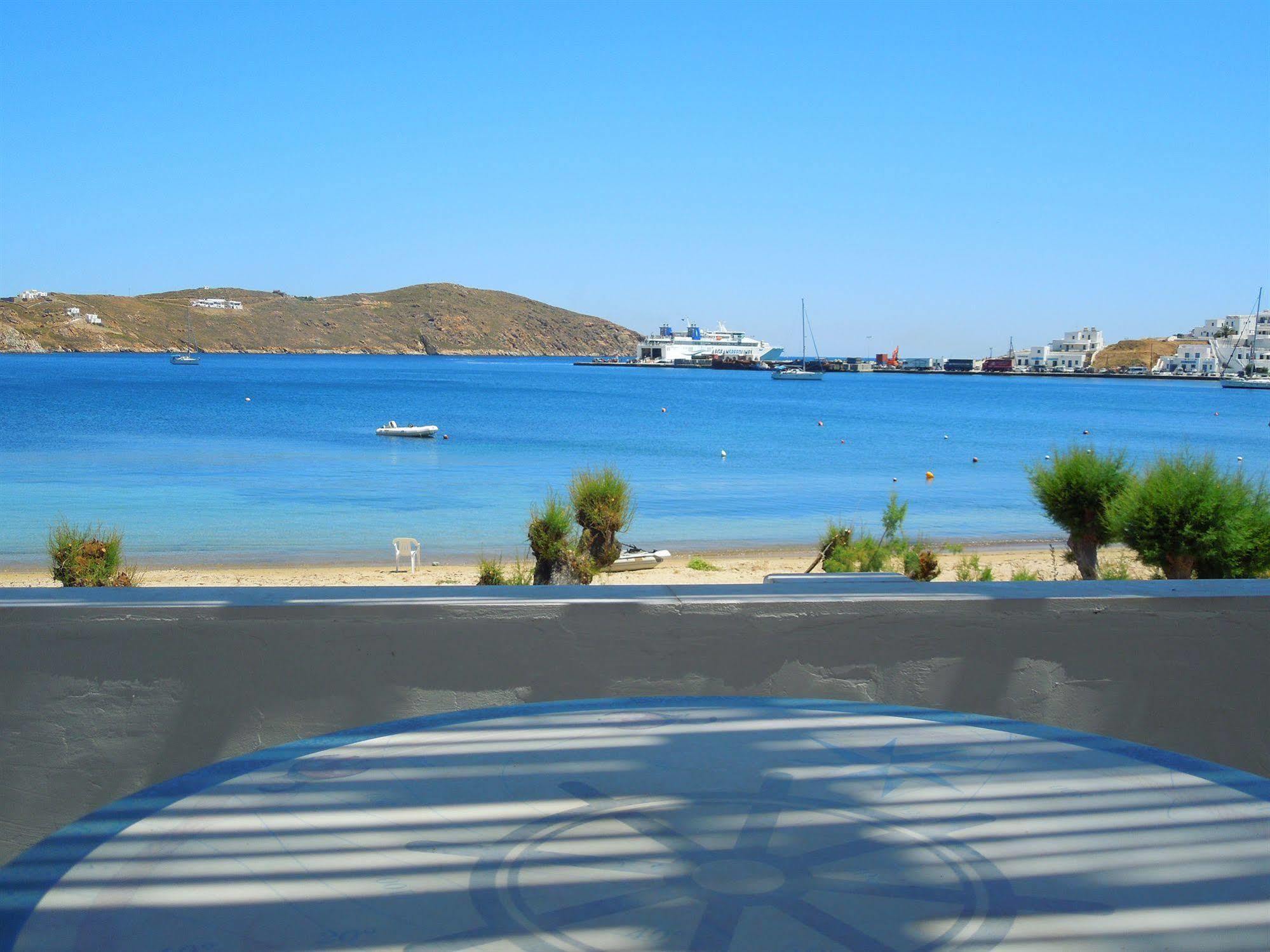 Albatross Livadi (Serifos)
