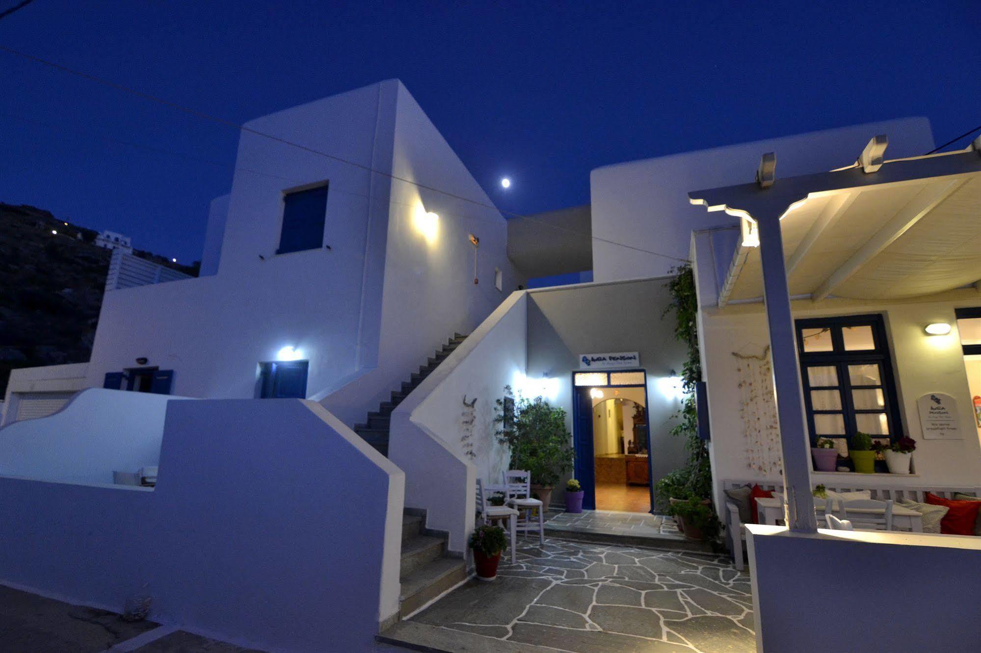 Anna's Karterados (Santorini)