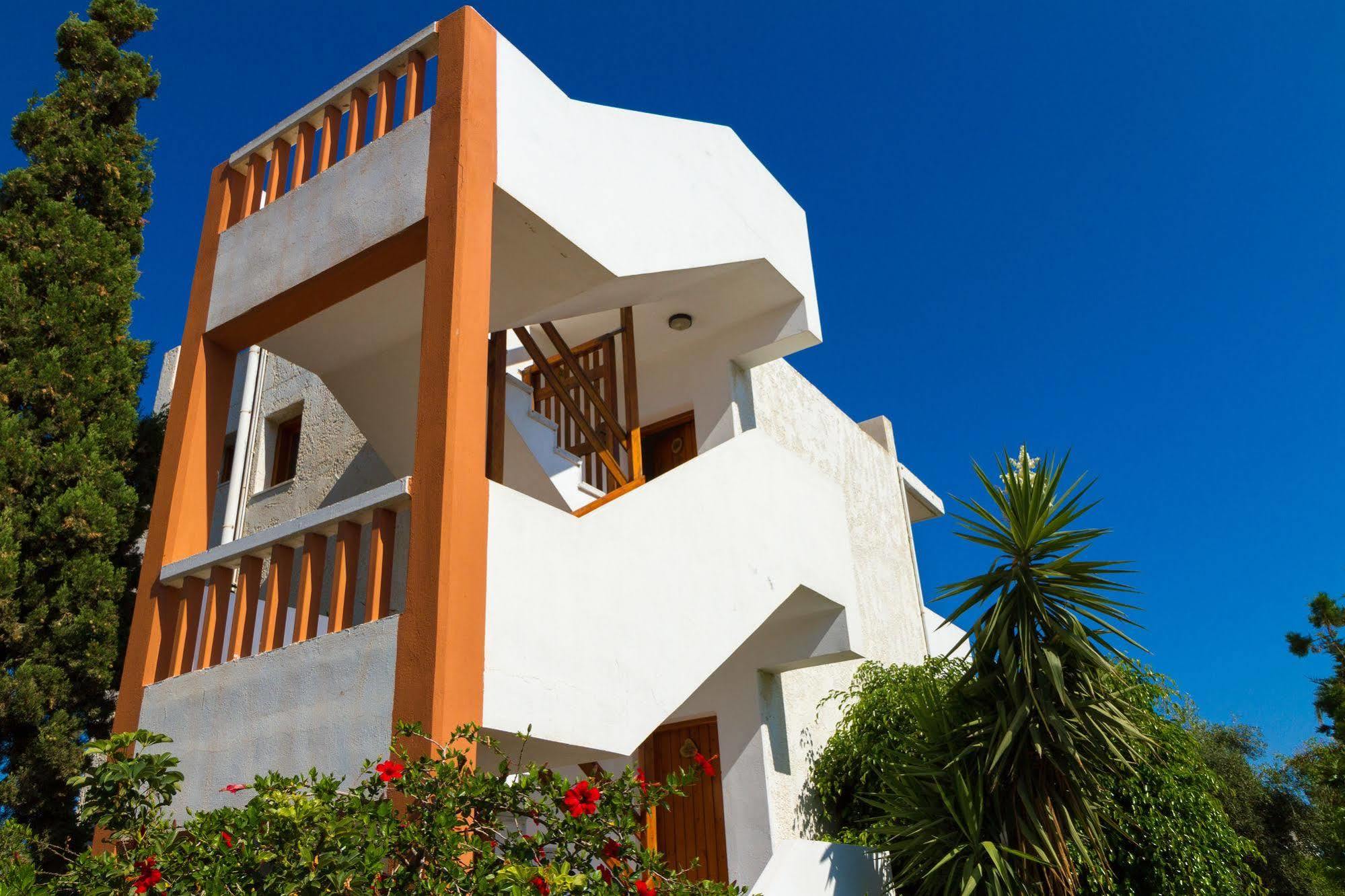 Aparthotel Ideal 2*