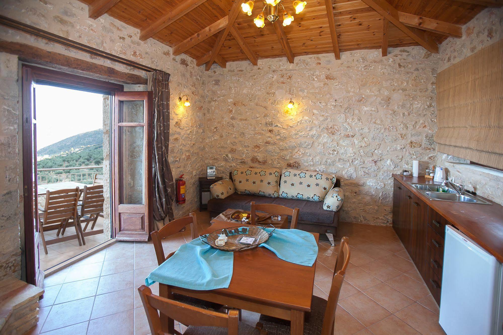 Anigraia Aparthotel 3*