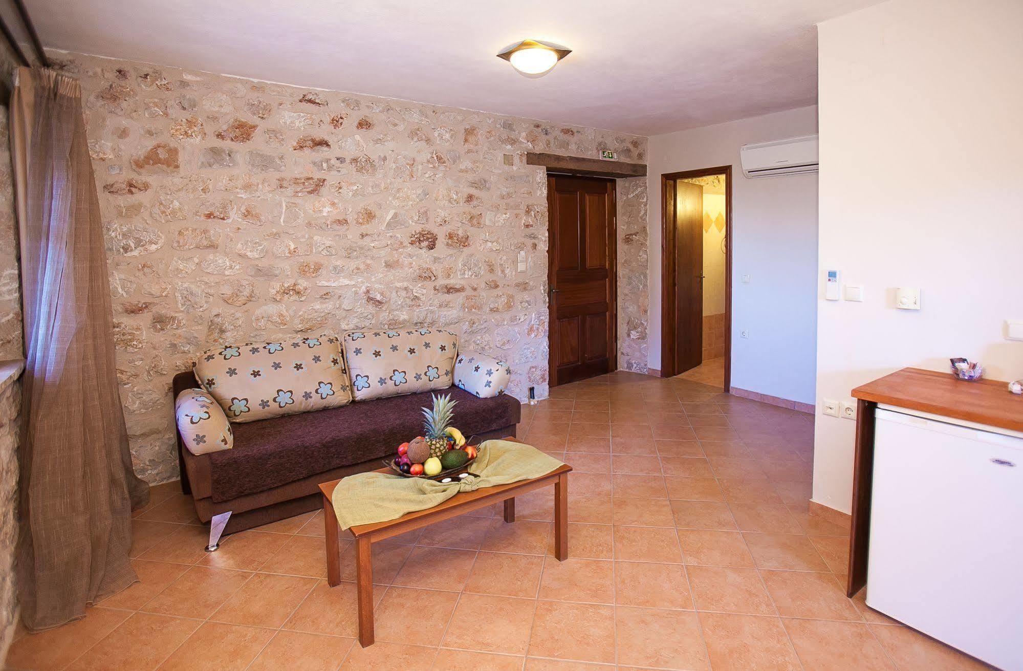 Anigraia 3* Paralio Astros
