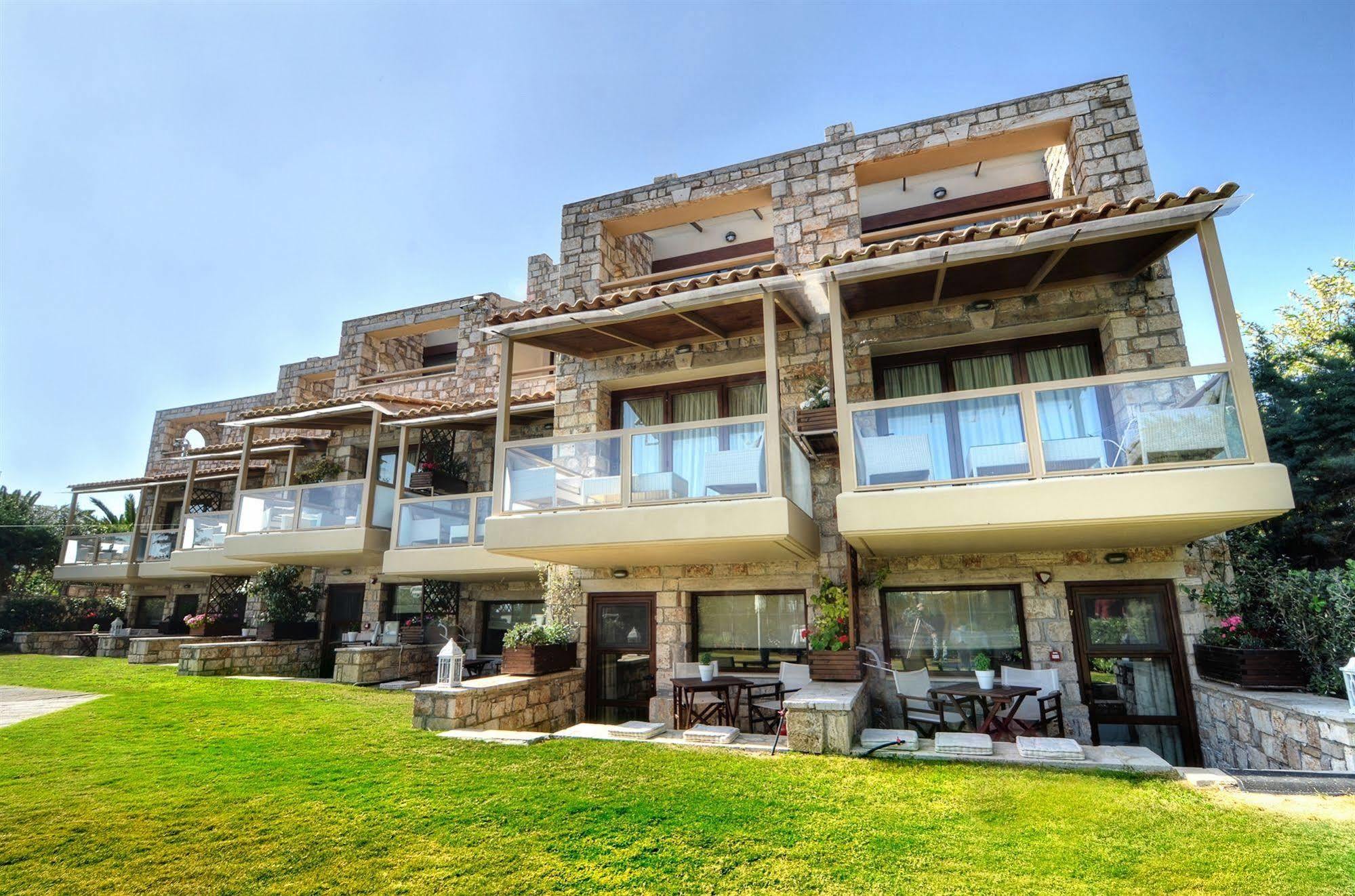 Enalio Aparthotel 4*