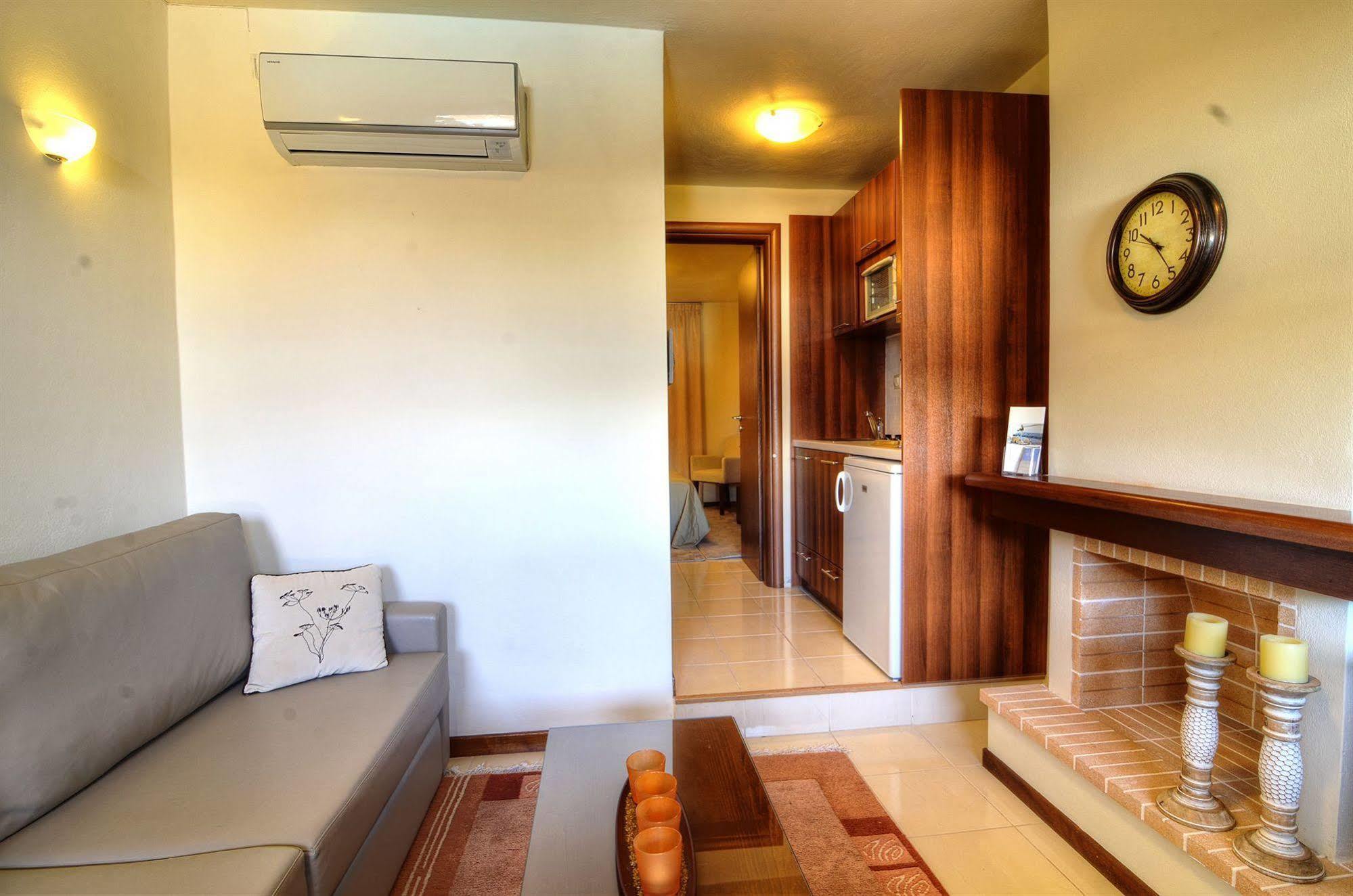 Aparthotel Enalio