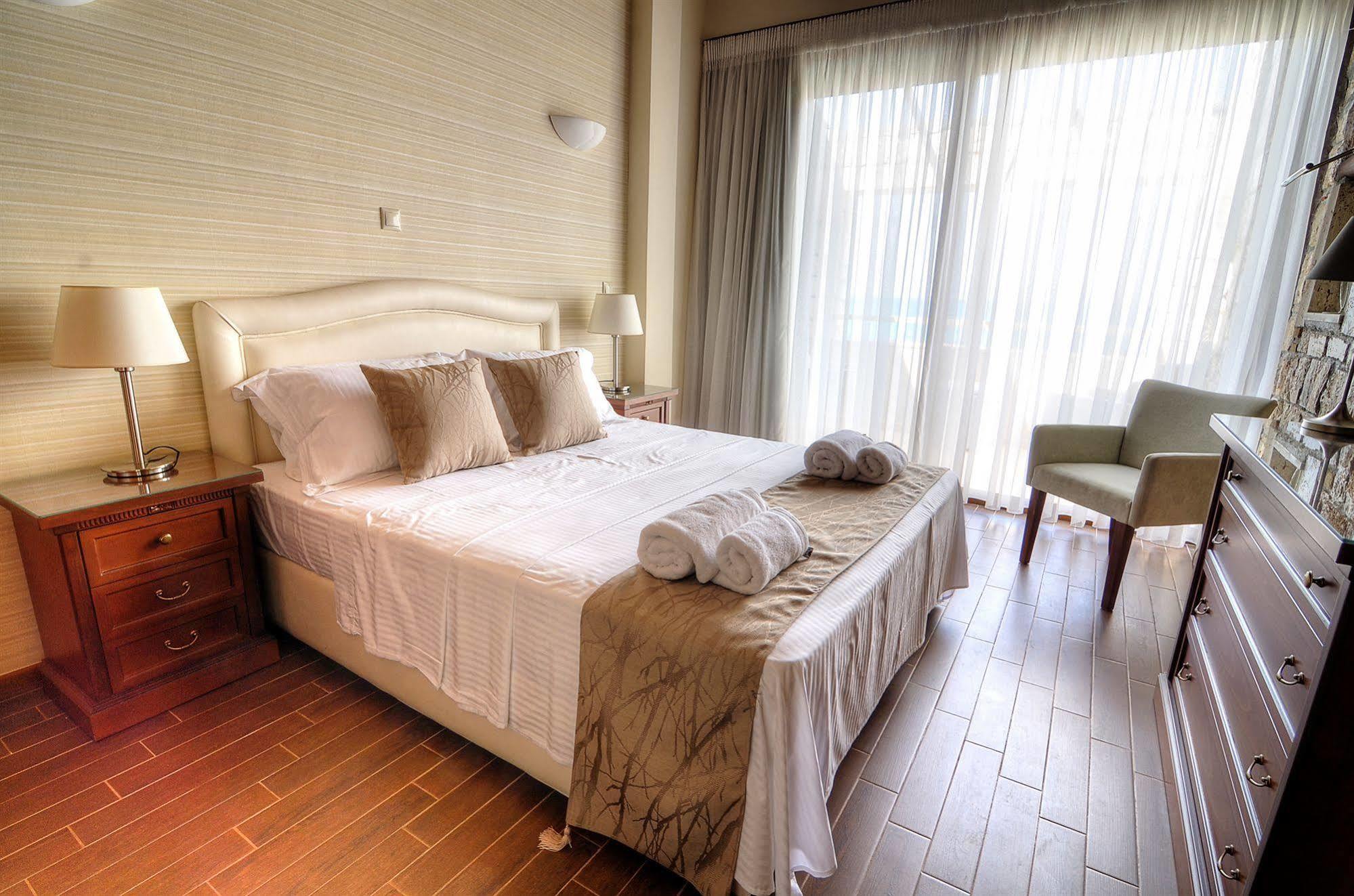 Aparthotel Enalio