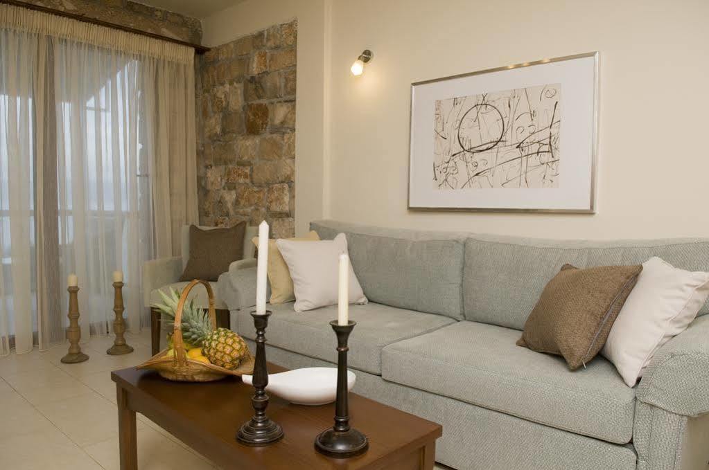 Enalio Aparthotel