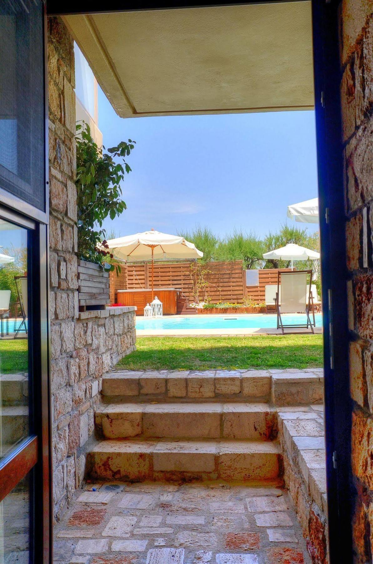 Enalio Aparthotel 4*