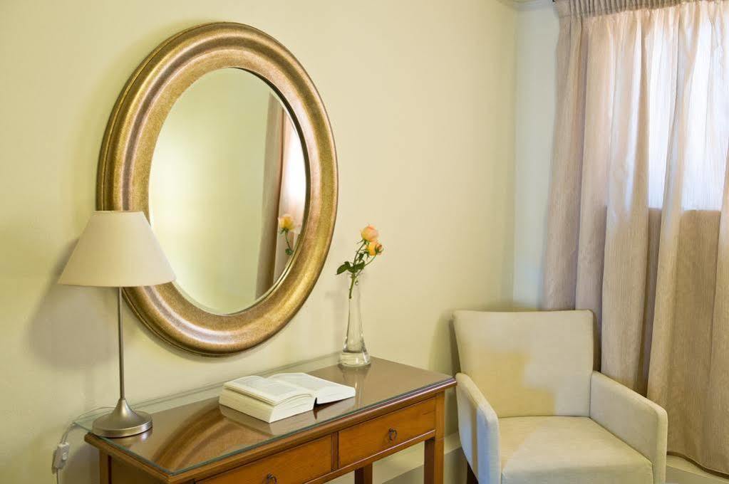 Enalio Aparthotel Lechaio