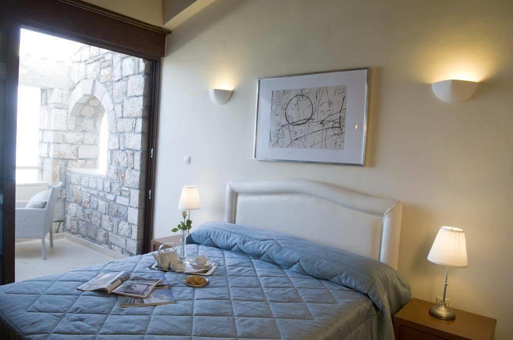Enalio Aparthotel Lechaio