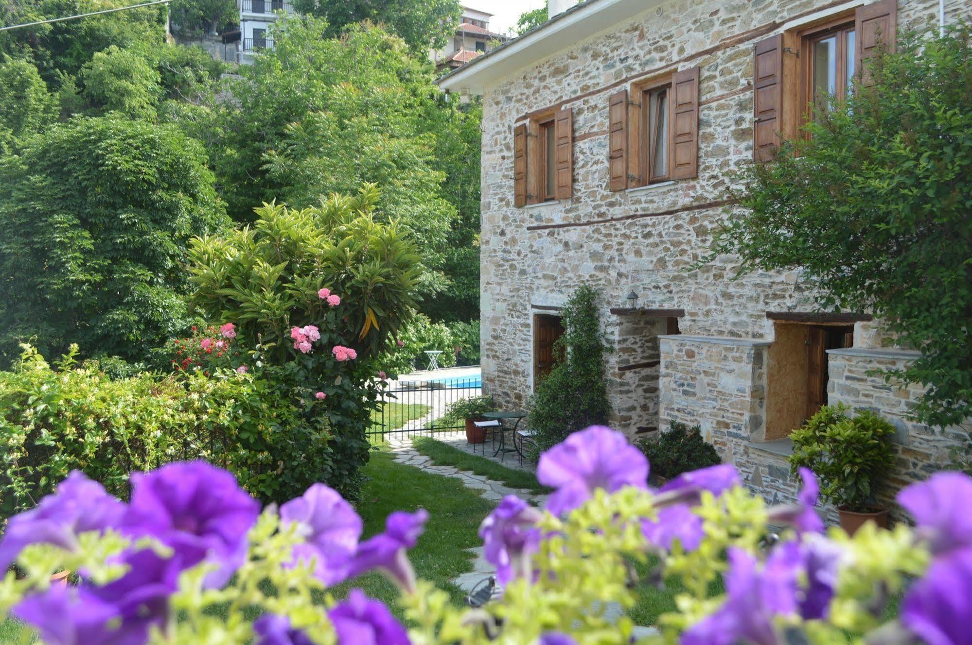 Triantafillies Guest house 3*