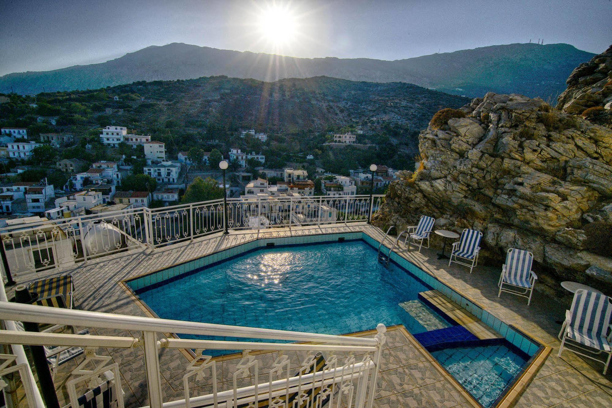 Hotel Kastro 2*
