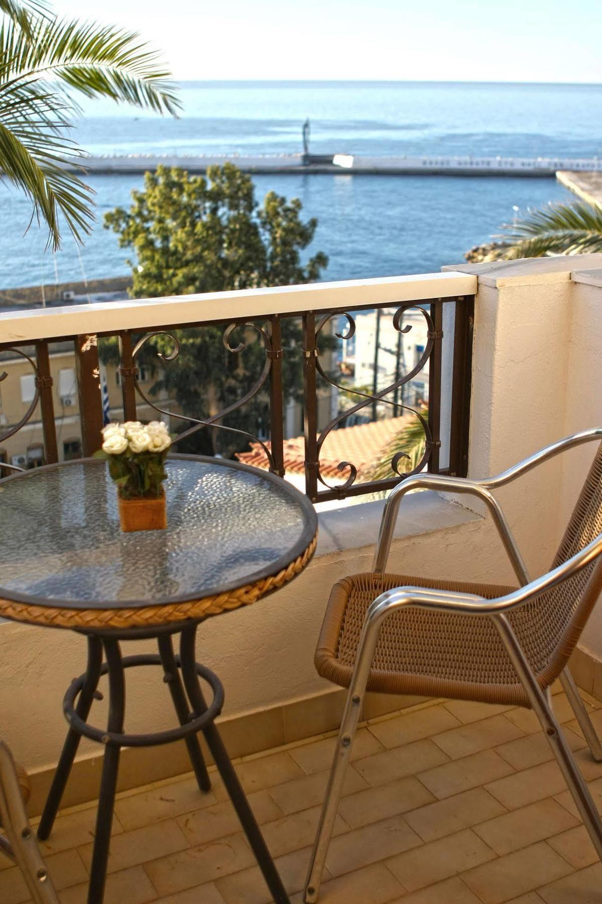 Hotel Kastro 2*