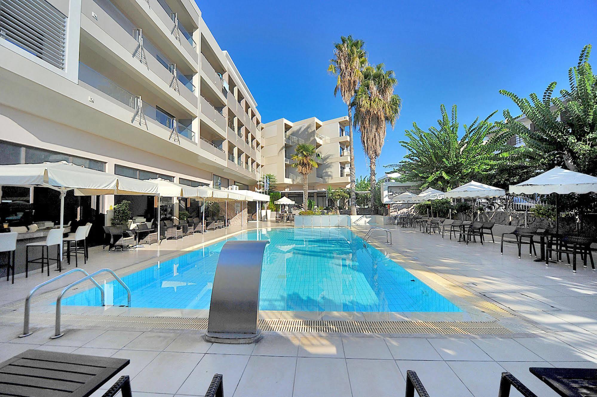 Aparthotel Saint Constantine 3*