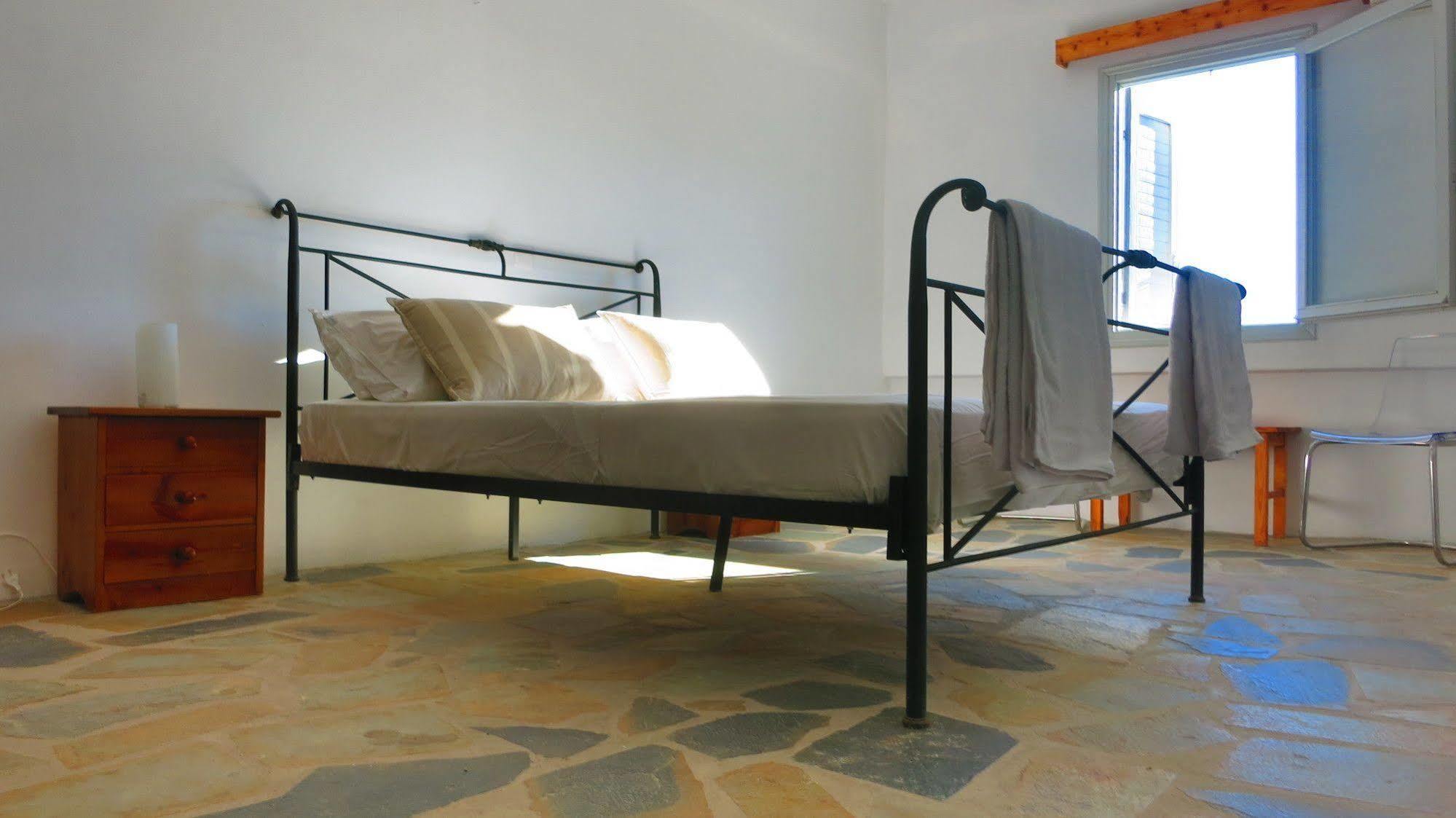 Lagada Hotel Adamantas (Milos)