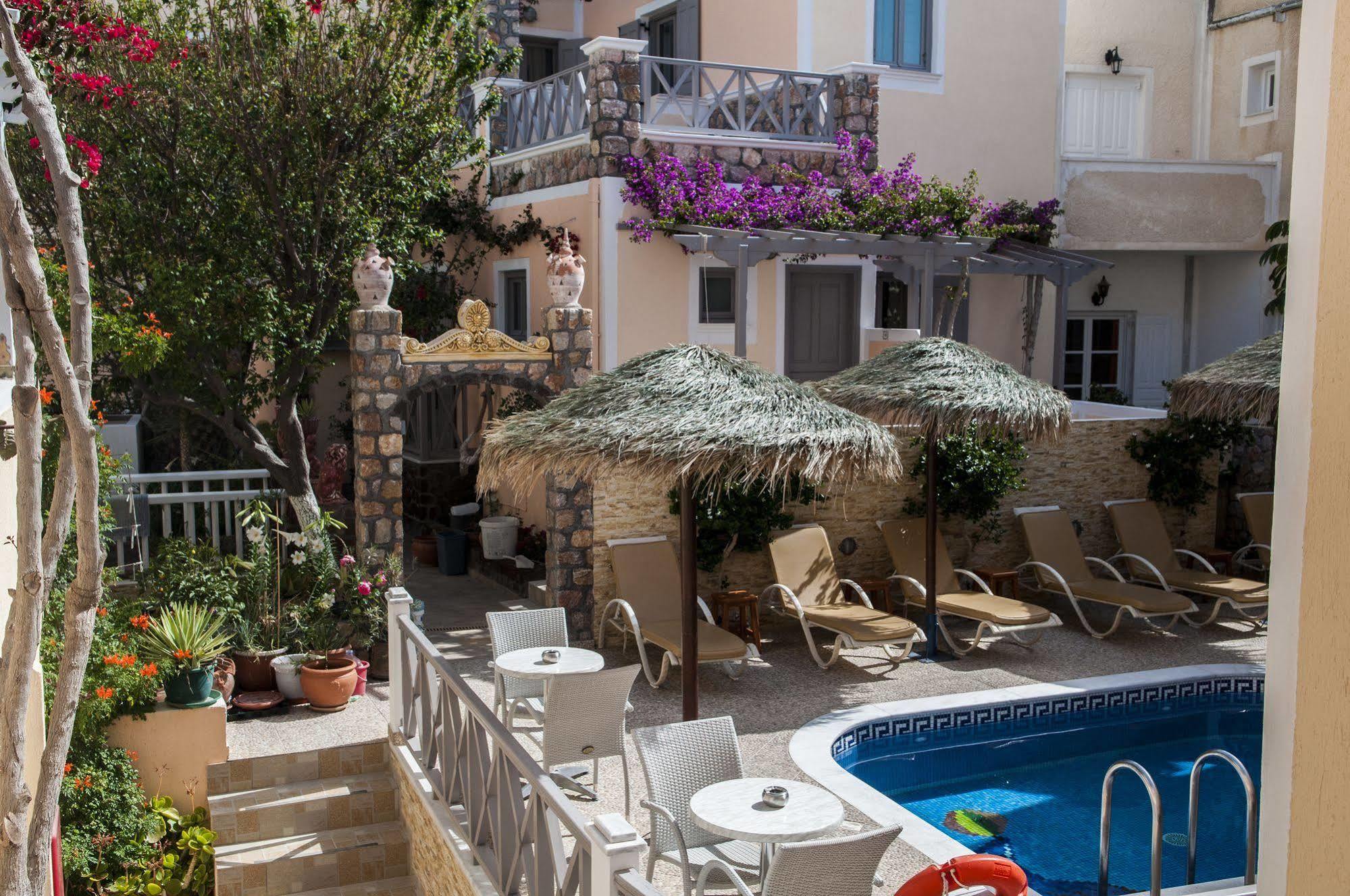 Polydefkis Hotel Kamari (Santorini)