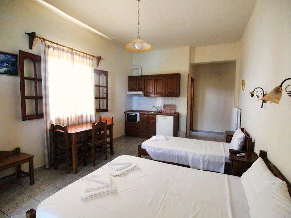 To Limanaki Guest house 3*