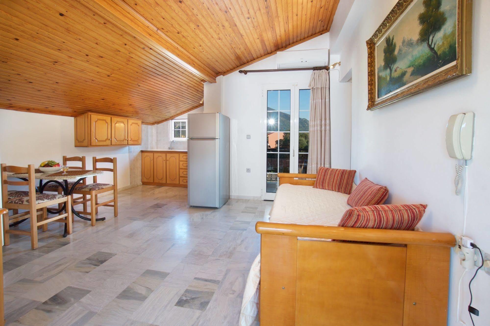 Diamanto Complex Aparthotel Karavomylos