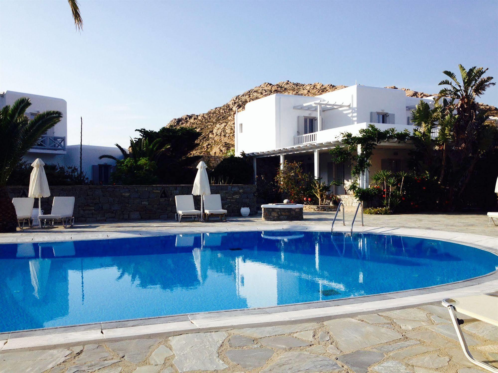 Myconian Sunrise Relais & Chateaux Hotel 5*