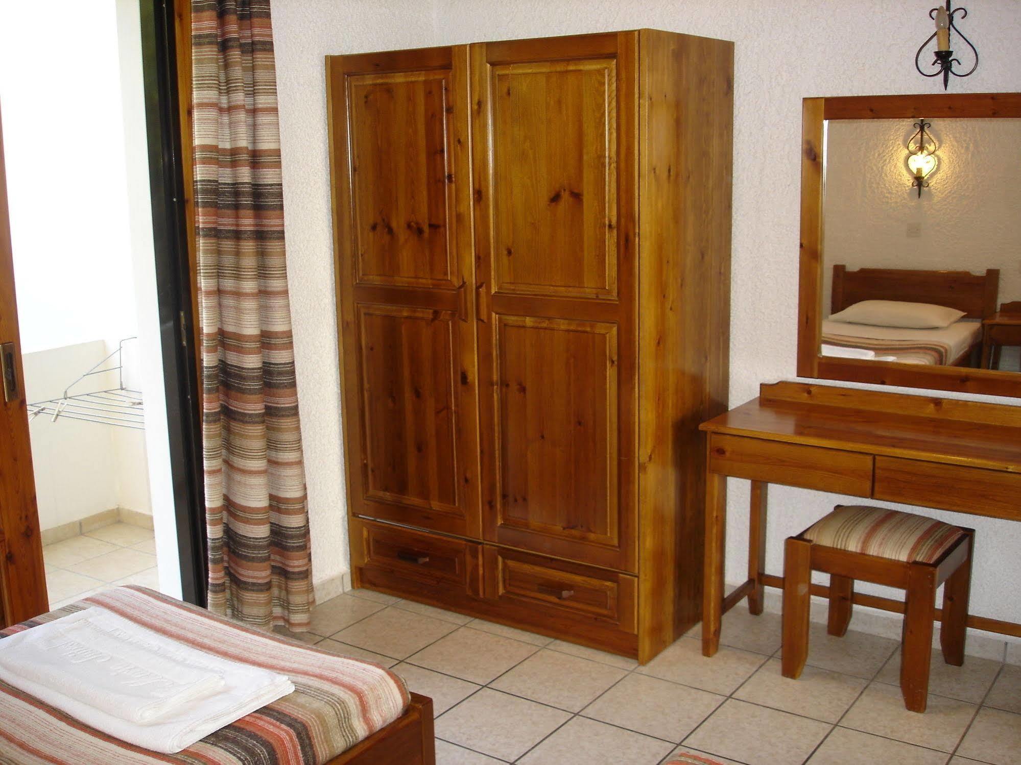 Maria Aparthotel Platanias (Crete)