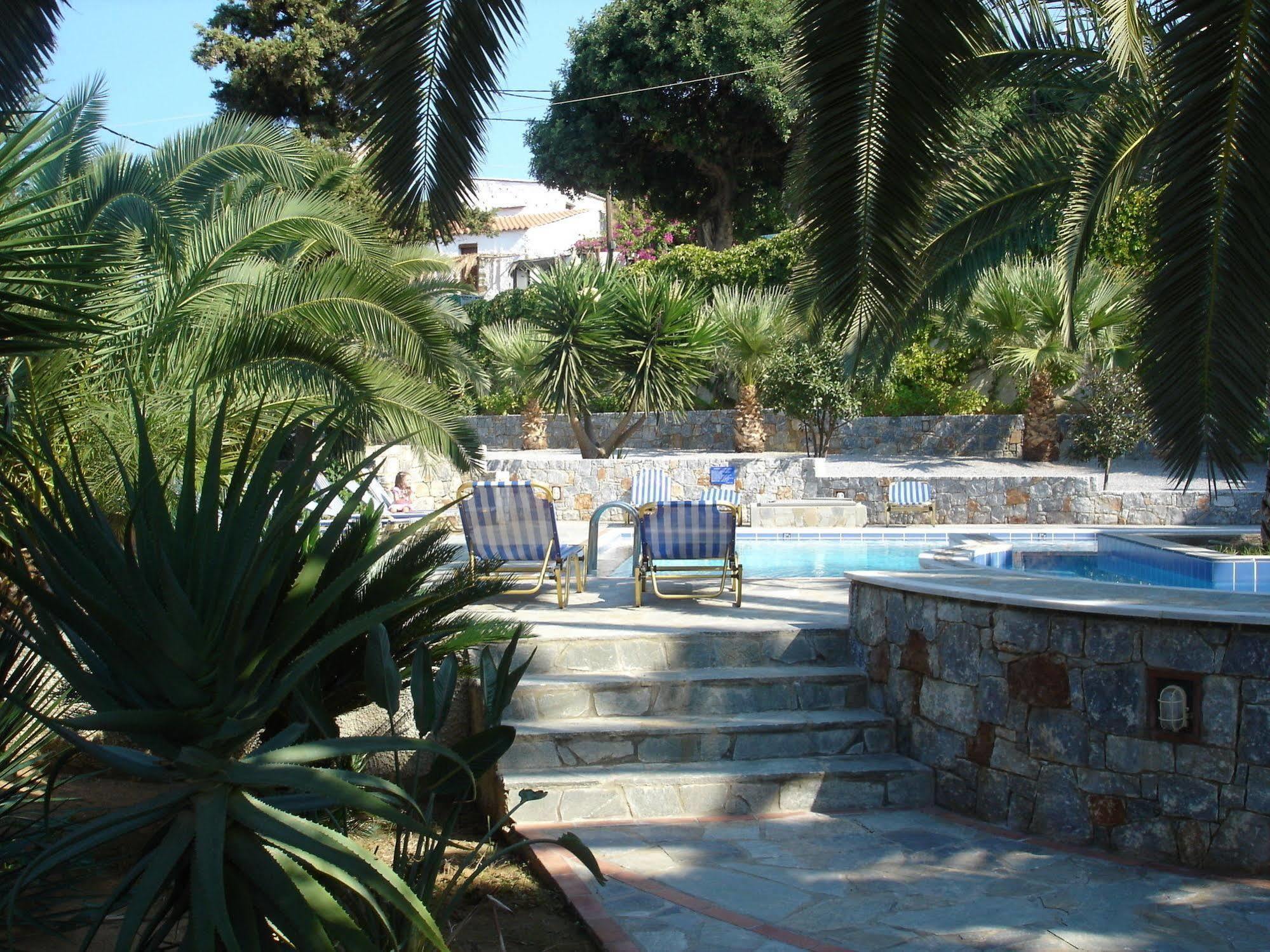 Maria Aparthotel