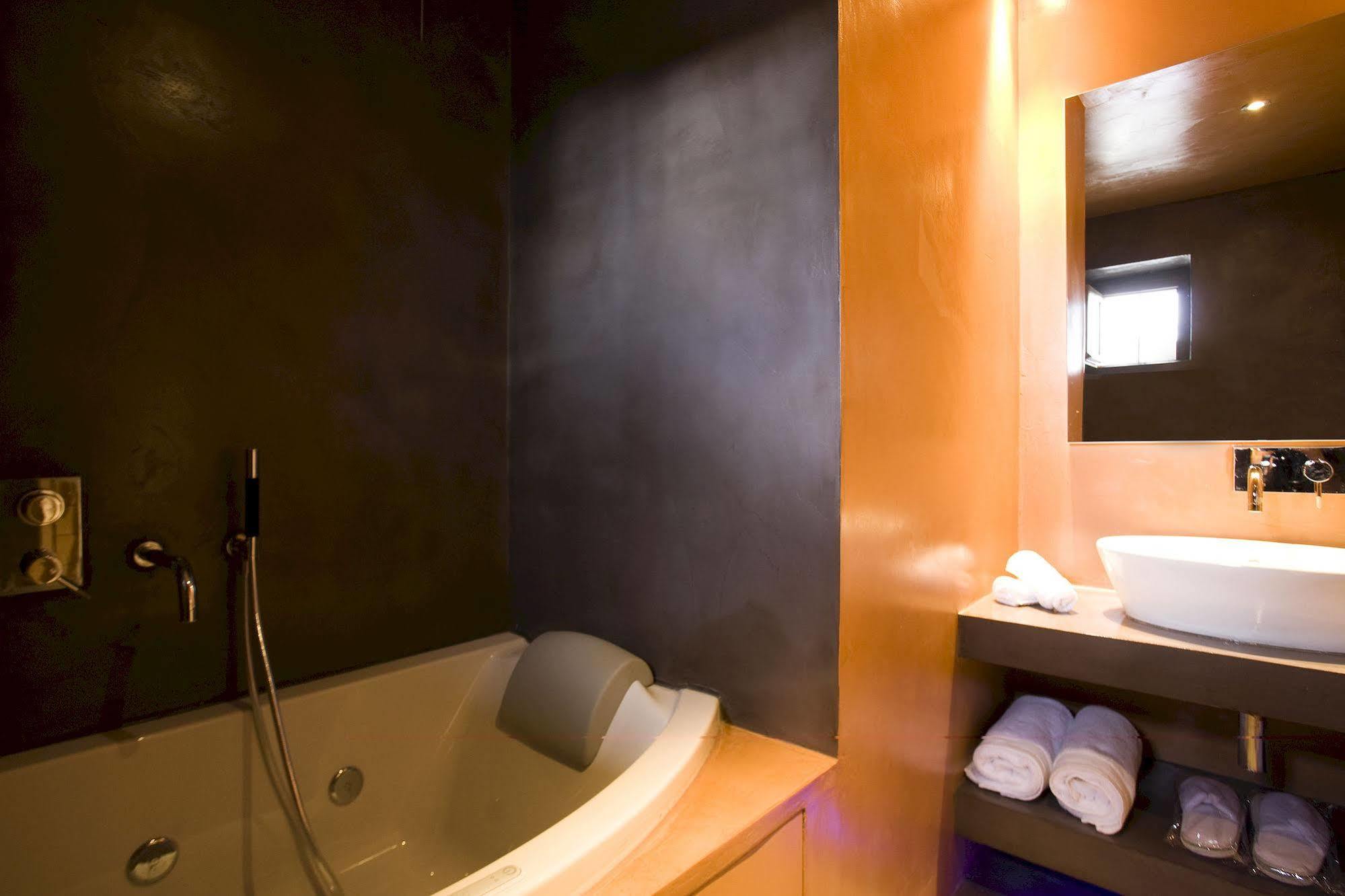 Kipi Suites Guest house 4*