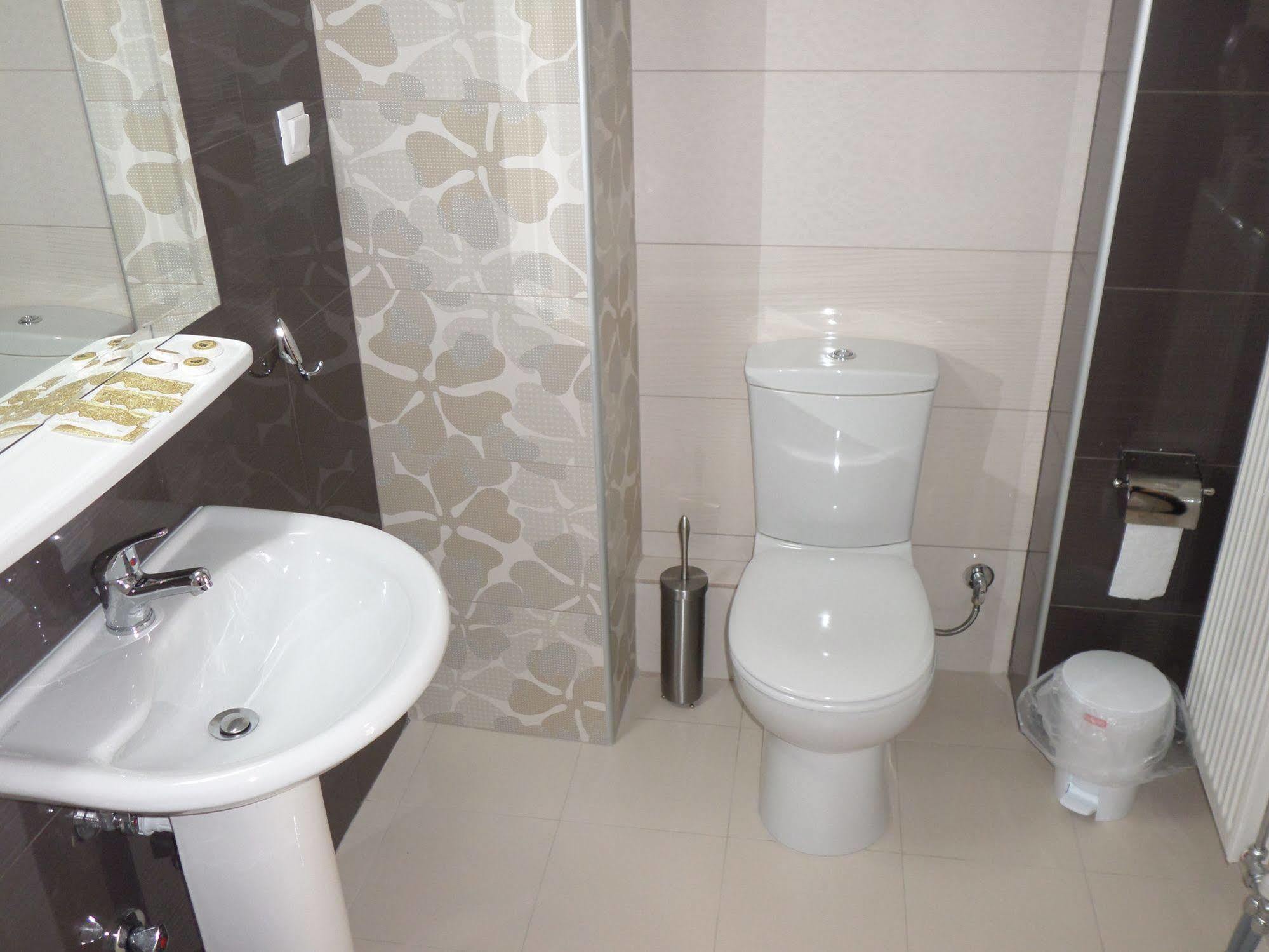 Hotel Kosta Famissi