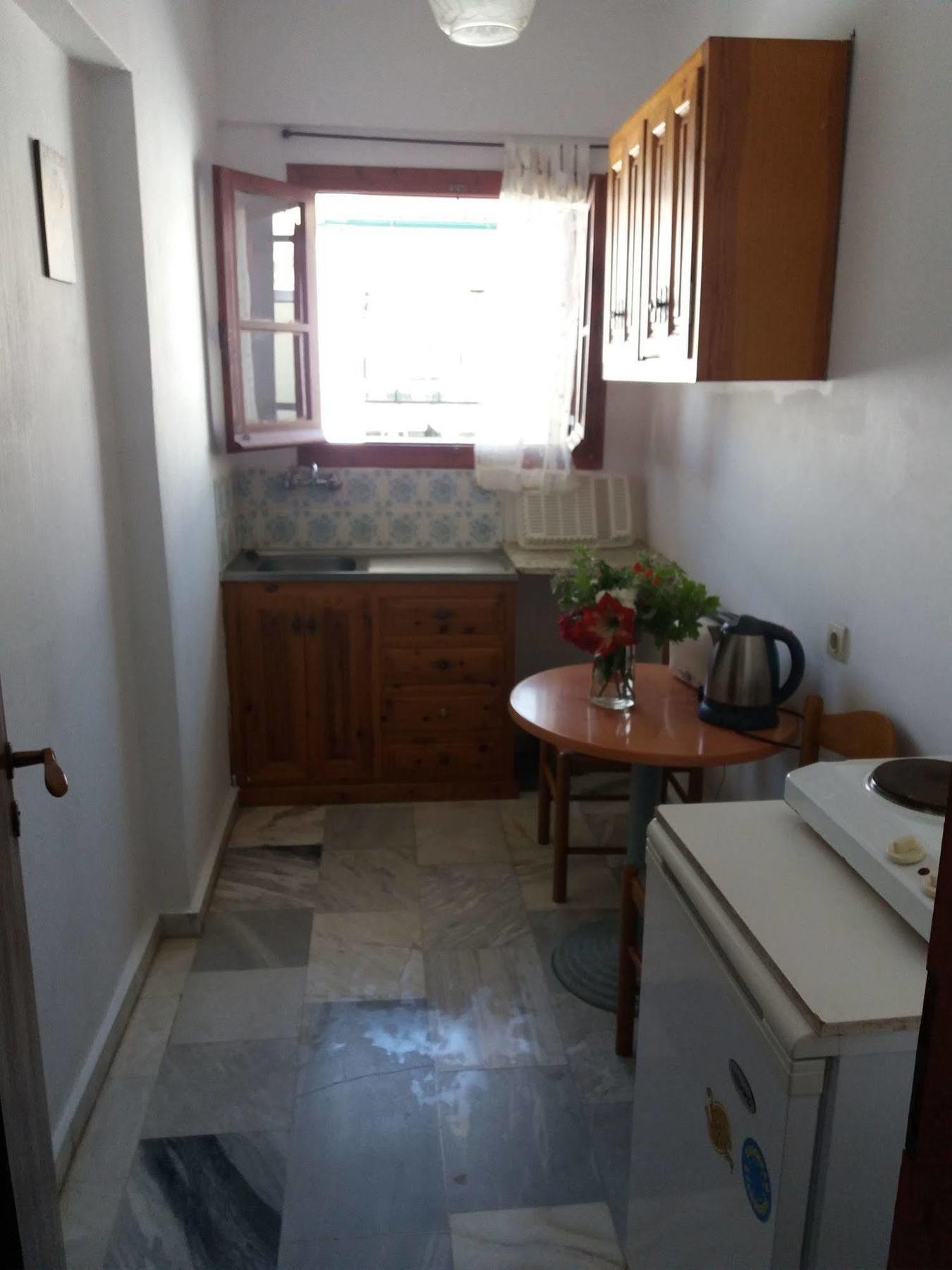 Harry's Bar & 1 2* Acharavi (Corfu)