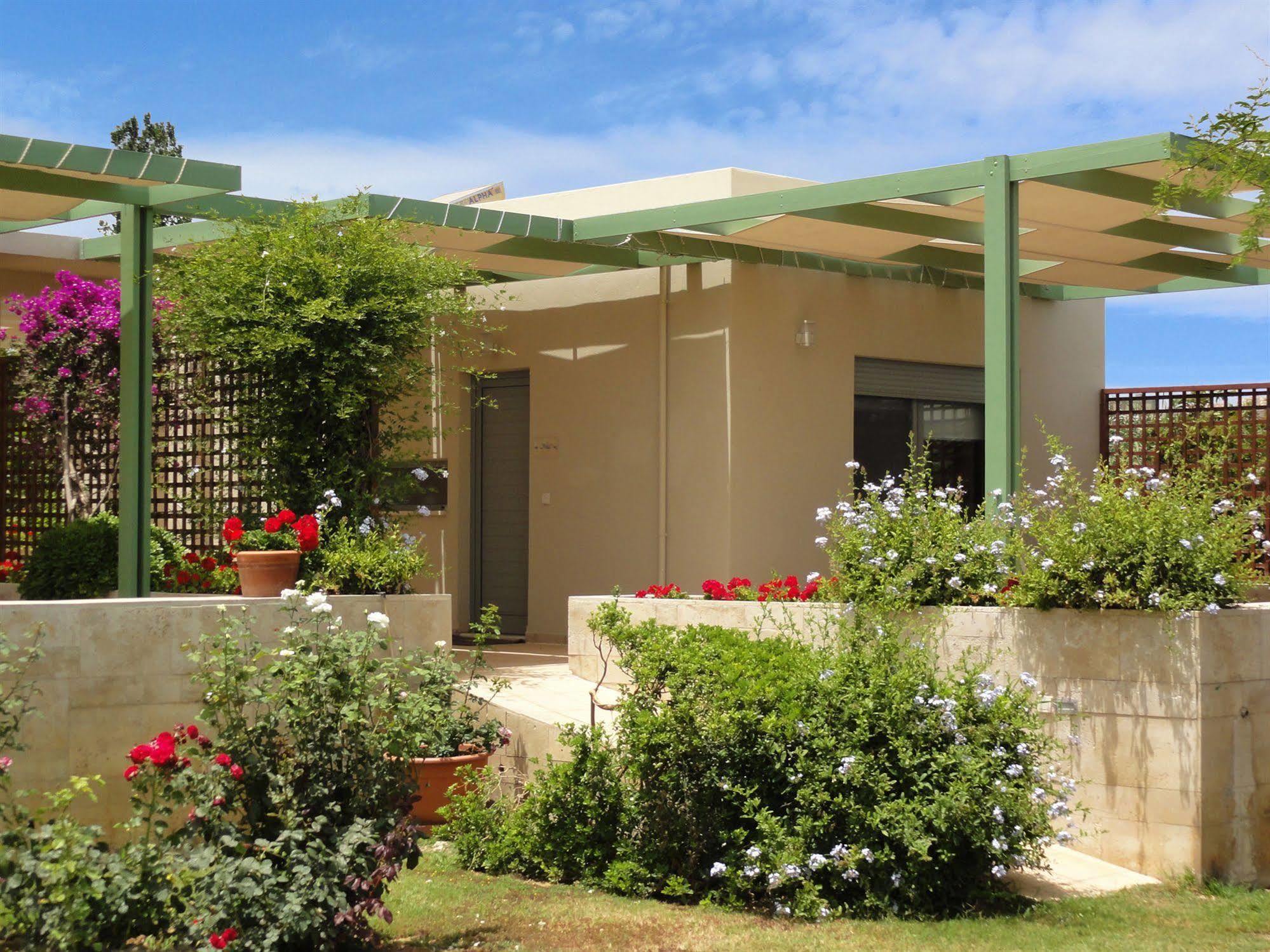 Nereids Aparthotel 3*
