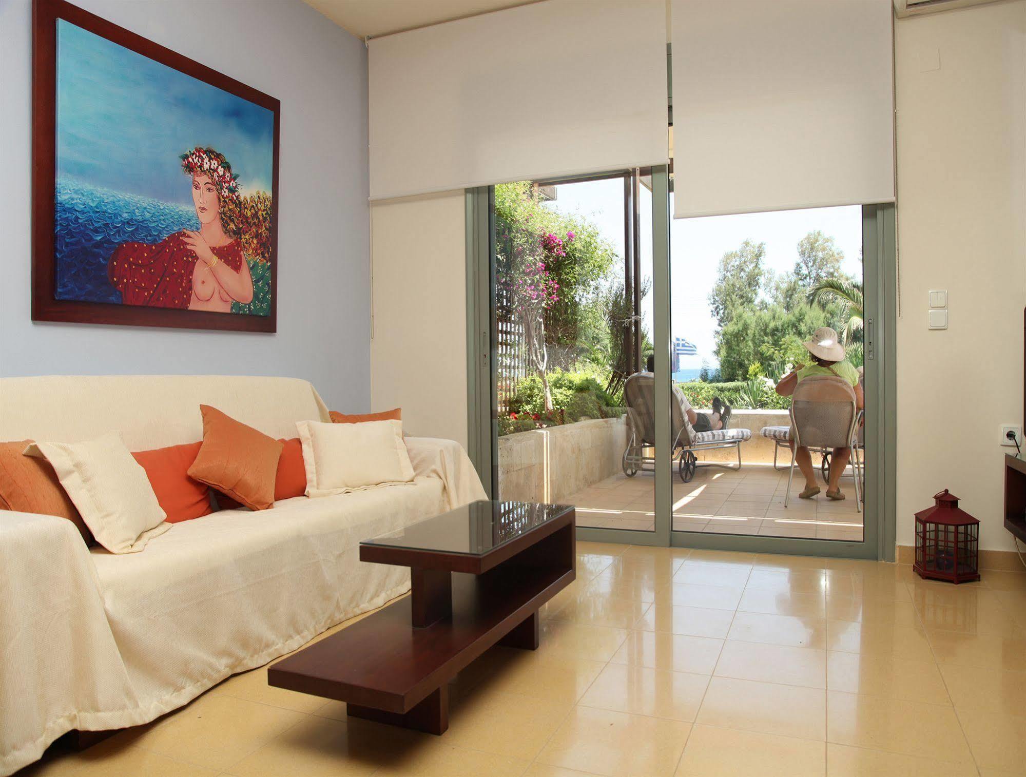 Aparthotel Nereids 3*