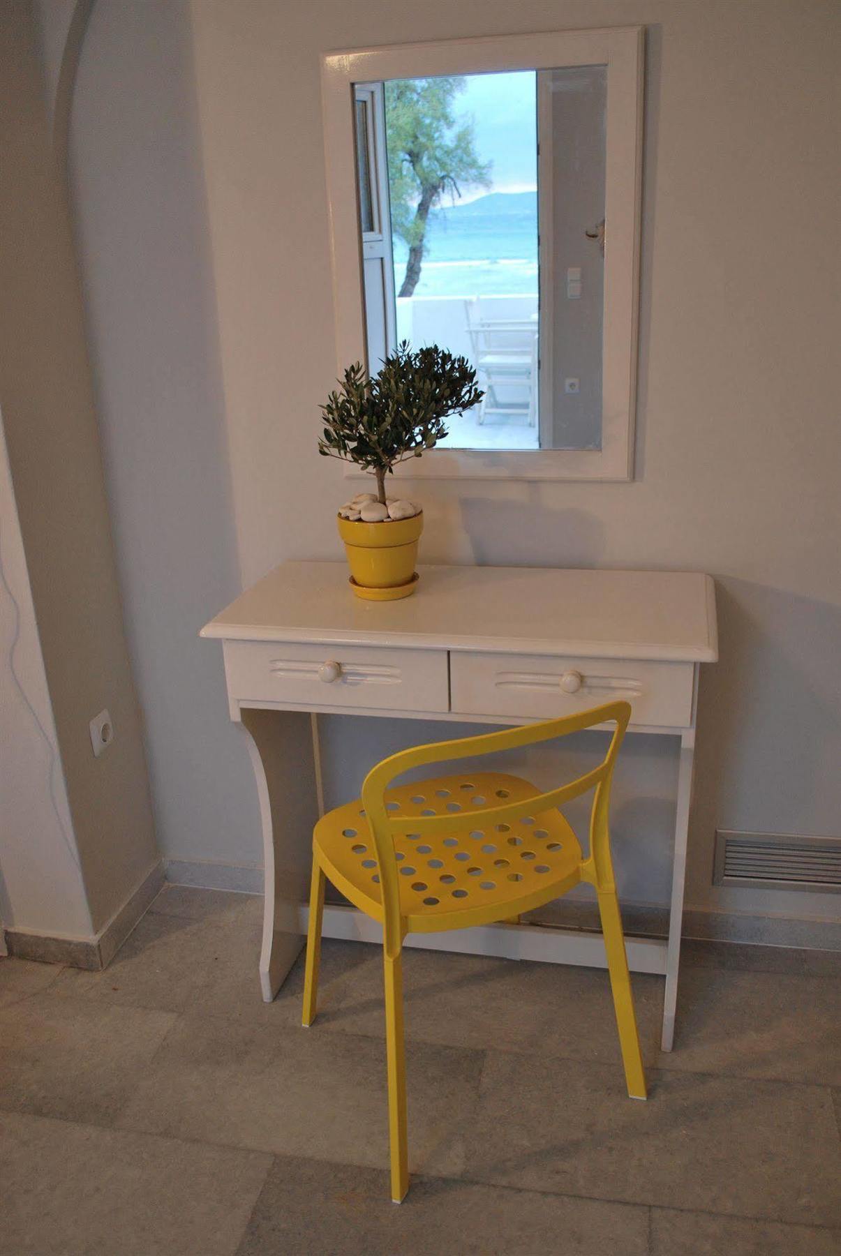 Ippokampos Beachfront Apartment