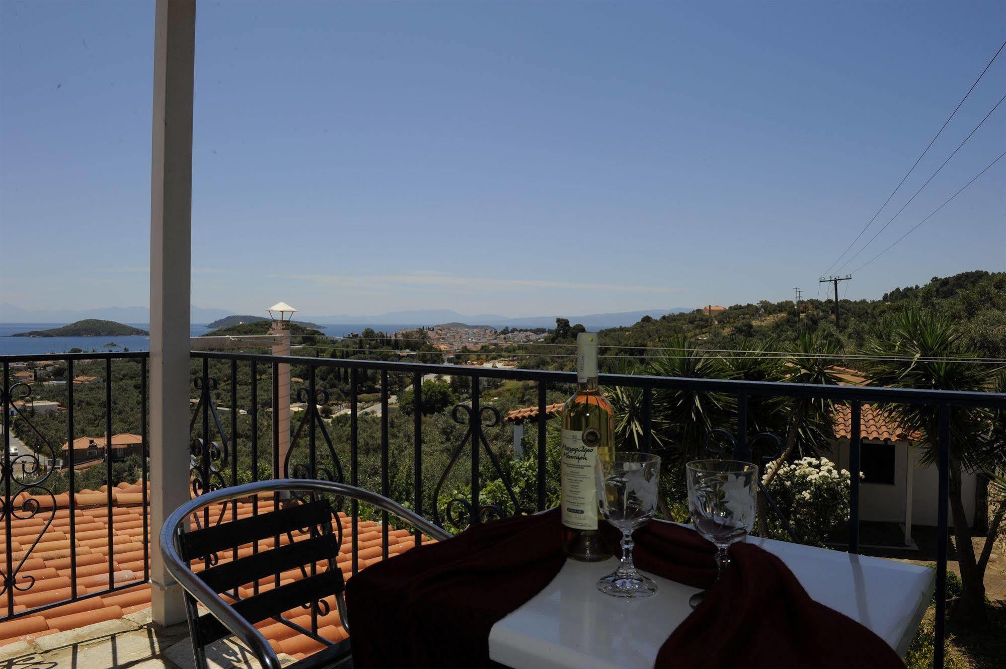 Camelia 3* Skiathos Town