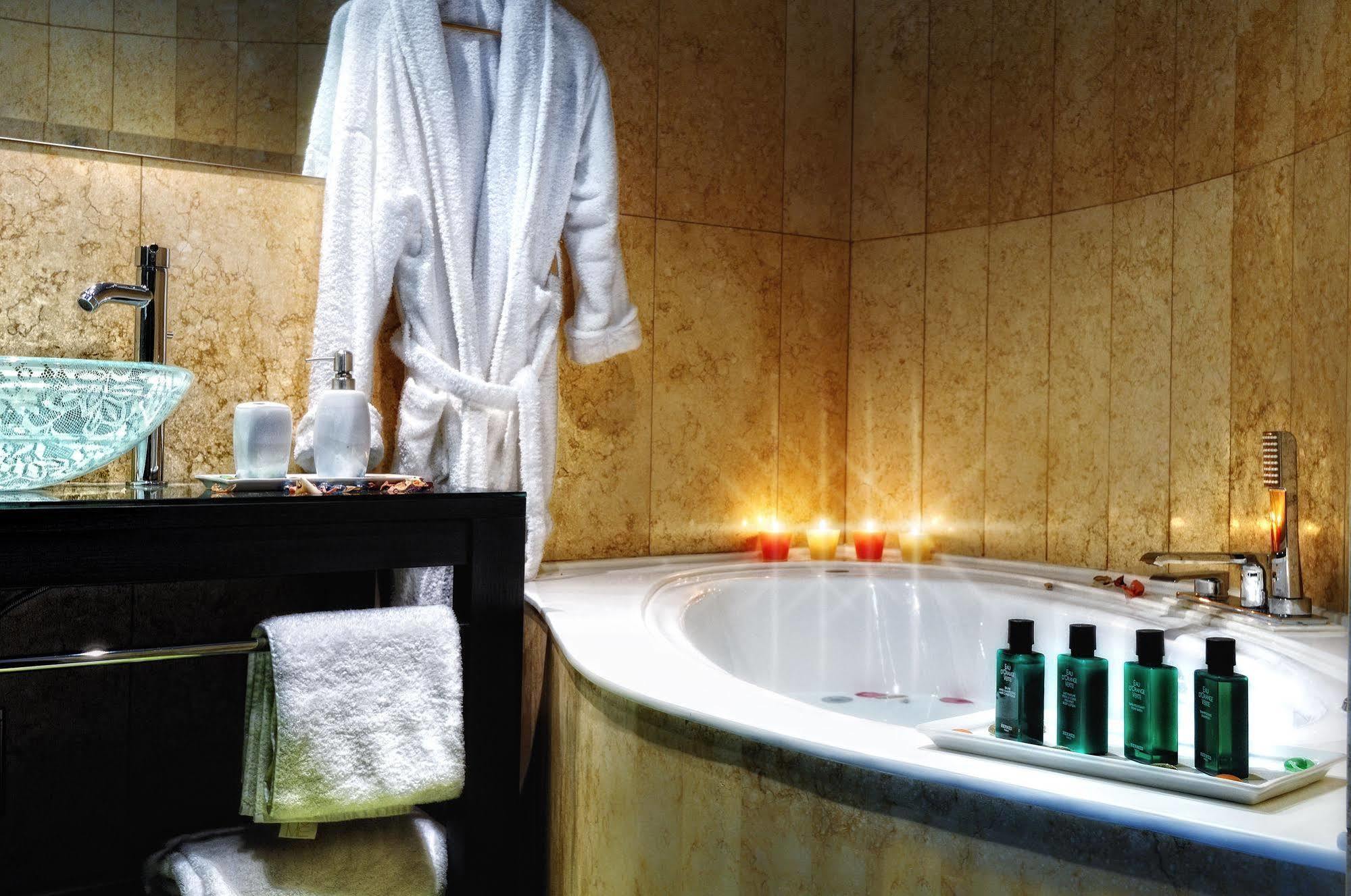 Aparthotel Civitas 4*